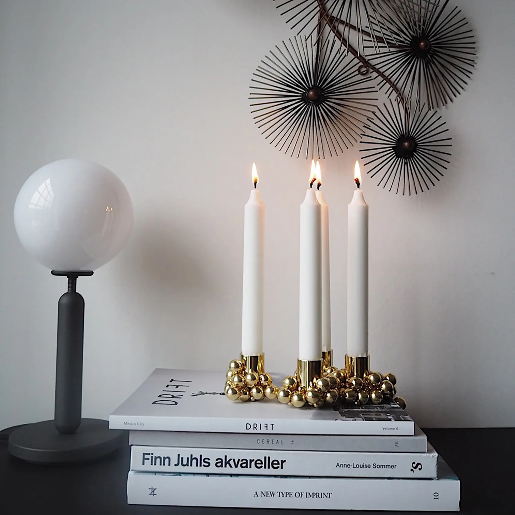 Suporte de velas Molekyl 4, latão Gejst