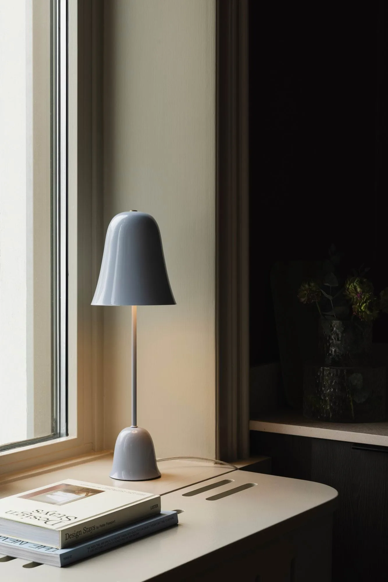 Blåklockan candeeiro de mesa, Azul-acinzentado (azul), Ø16xH50 cm Globen Lighting