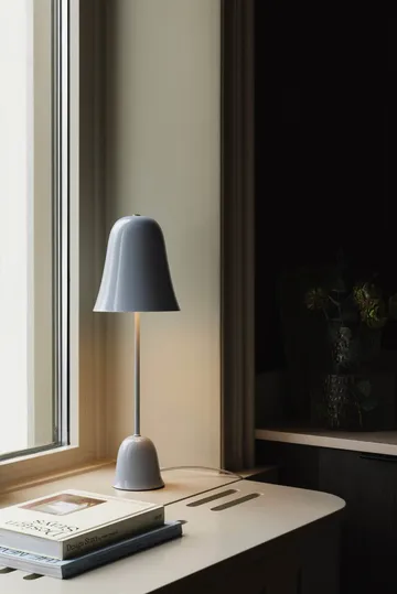 Blåklockan candeeiro de mesa - Azul-acinzentado (azul), Ø16xH50 cm - Globen Lighting