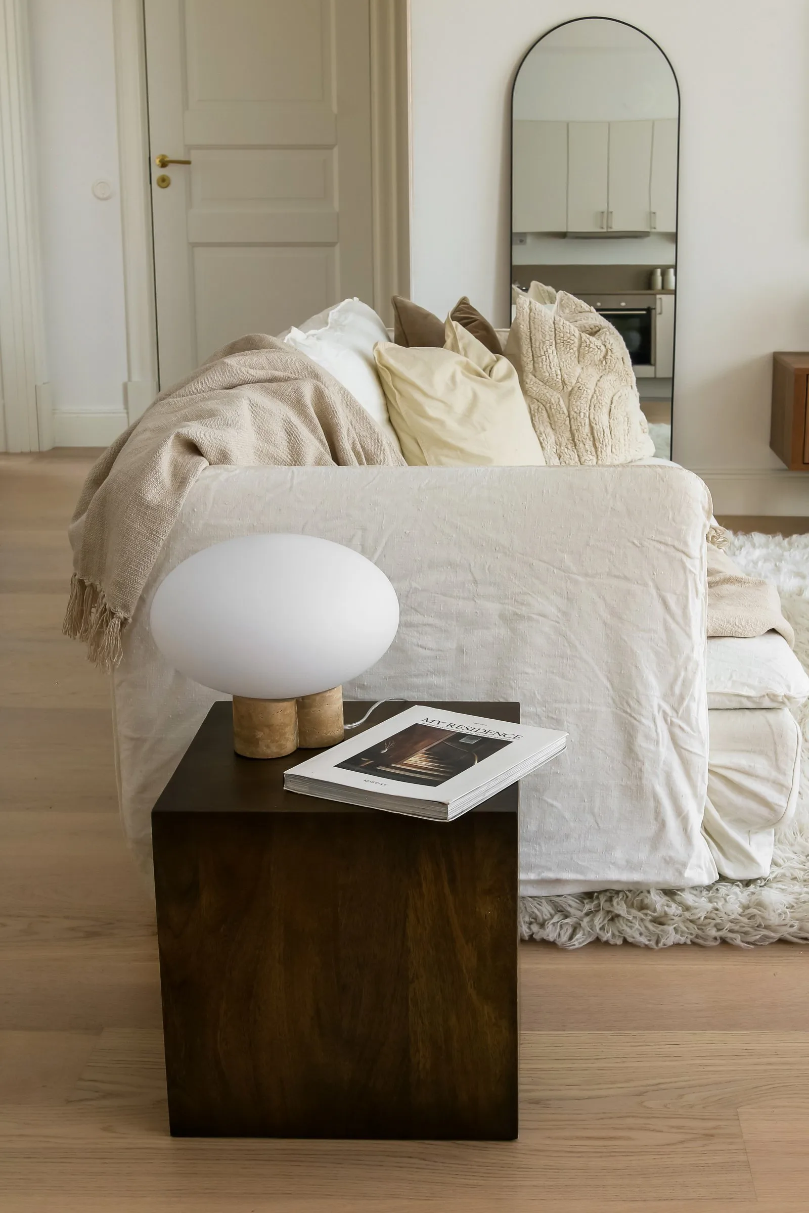 Candeeiro de mesa Mammut Ø28 cm, Travertino Globen Lighting