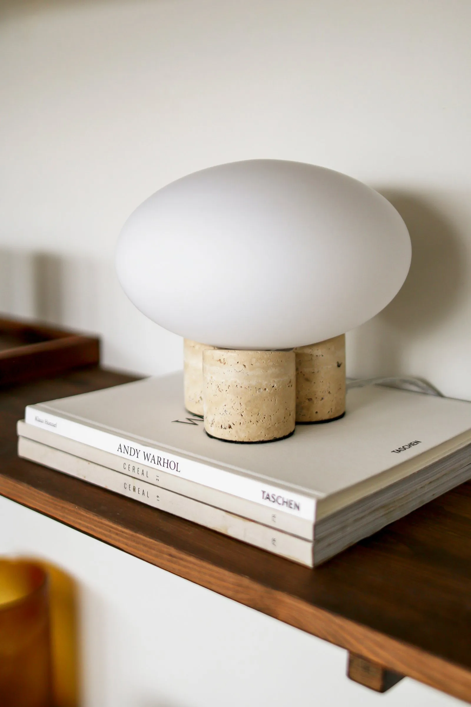 Candeeiro de mesa Mamute Ø20 cm, Travertino  Globen Lighting