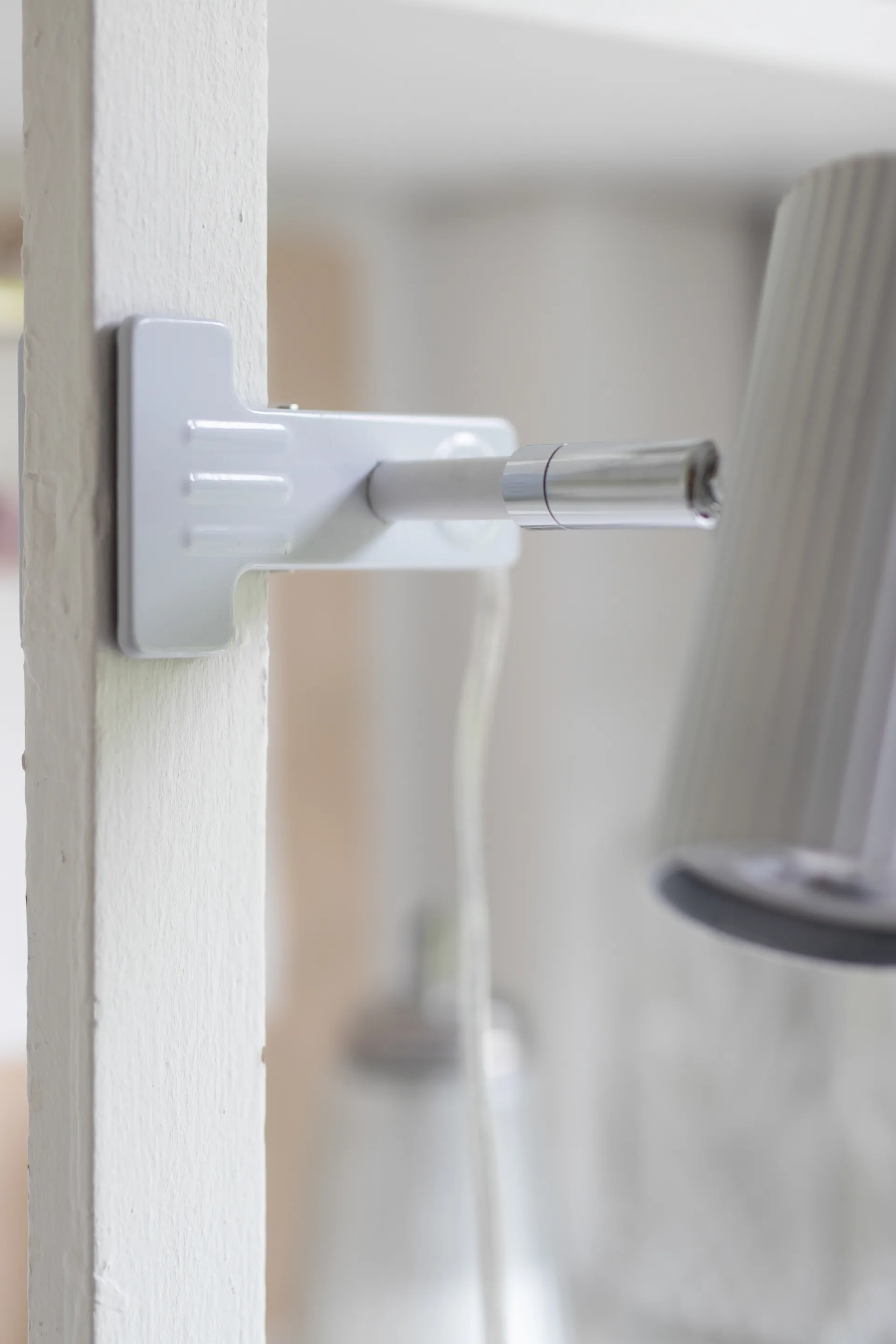 Candeeiro de mola Hubble, Branco Globen Lighting