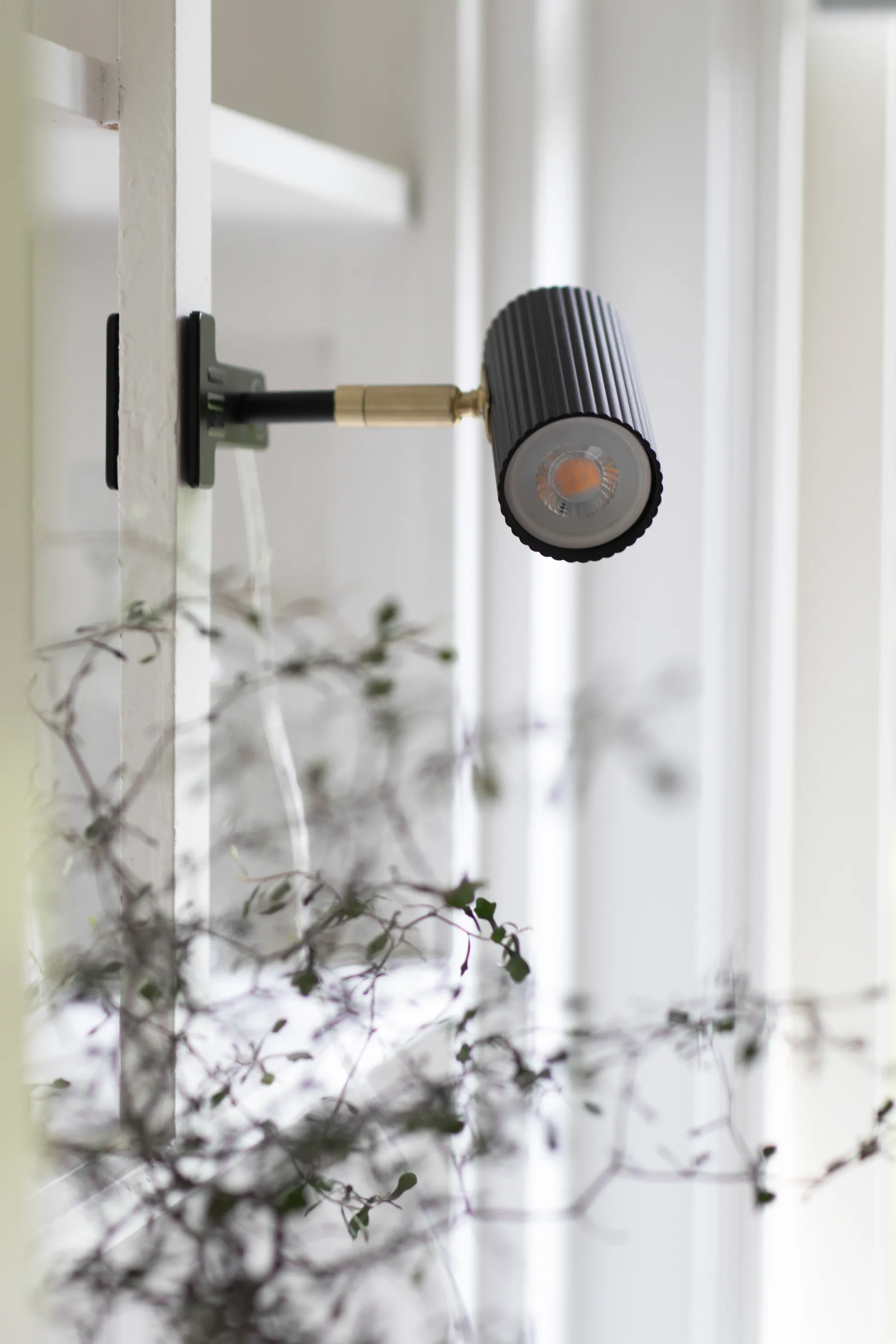 Candeeiro de mola Hubble, Preto Globen Lighting