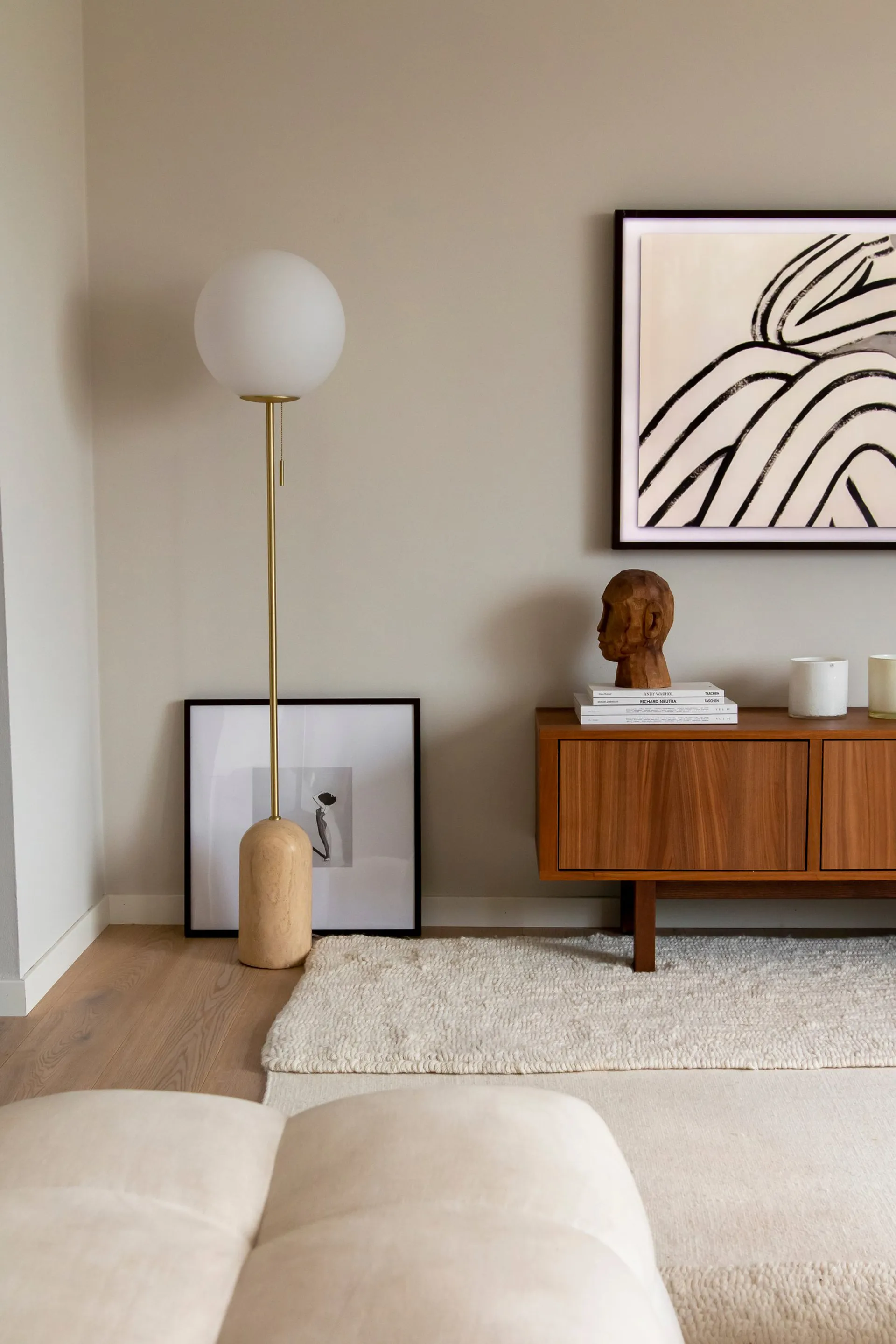 Candeeiro de pé Torrano, Travertina Globen Lighting