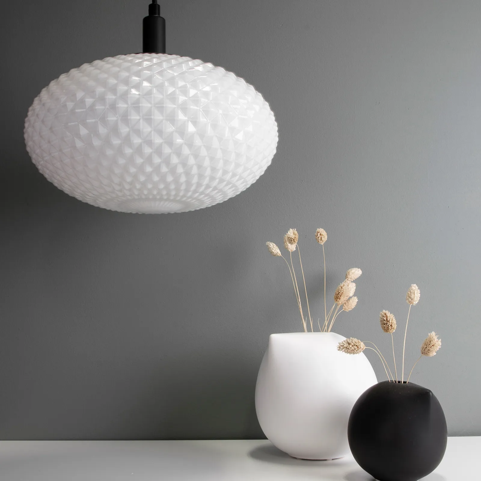 Candeeiro suspenso Jackson Ø28 cm, white-black Globen Lighting