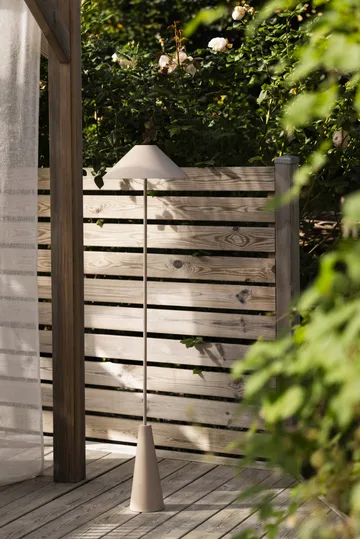 Cannes candeeiro de chão portátil - Lama - Globen Lighting