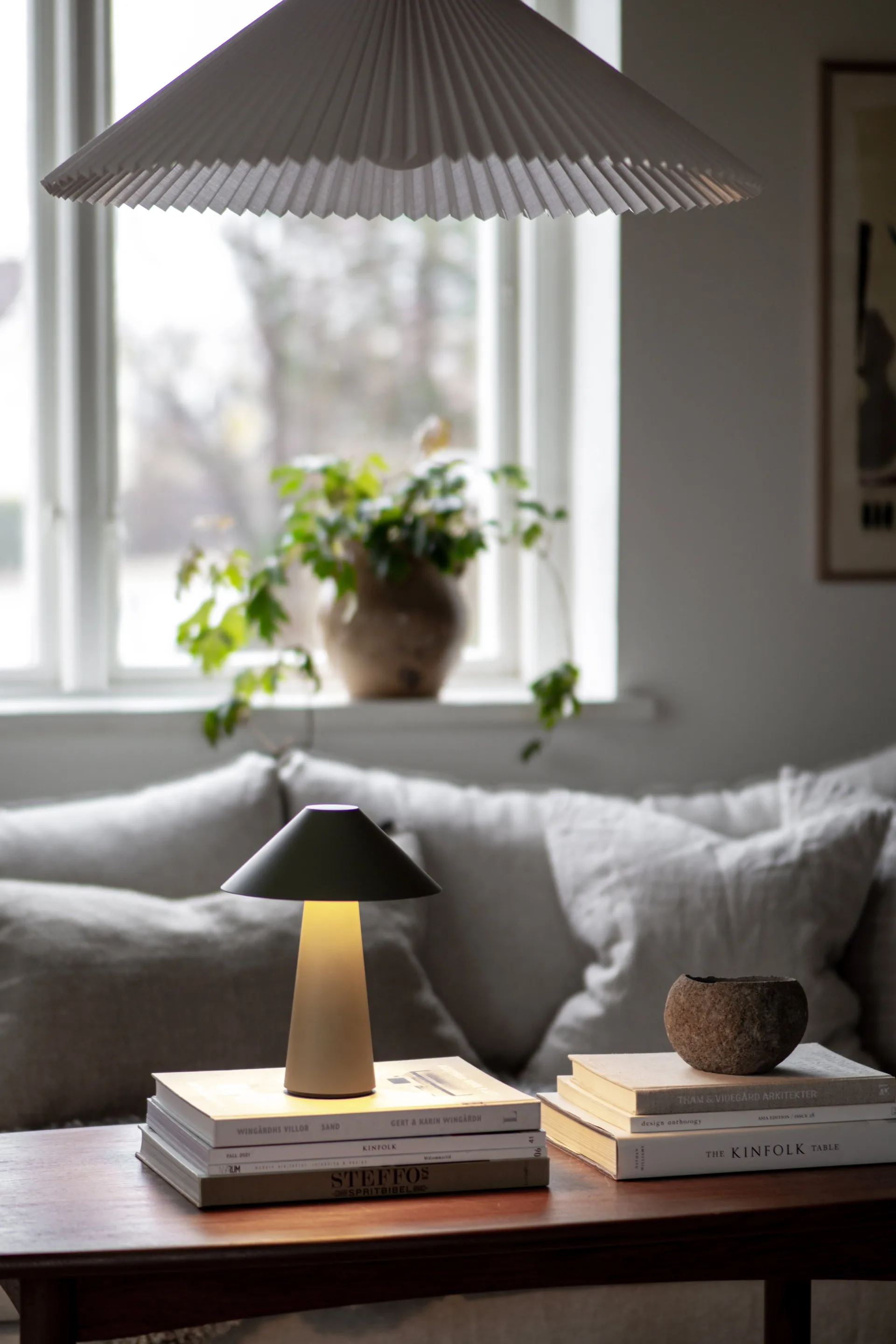 Cannes candeeiro de mesa portátil , Verde Globen Lighting