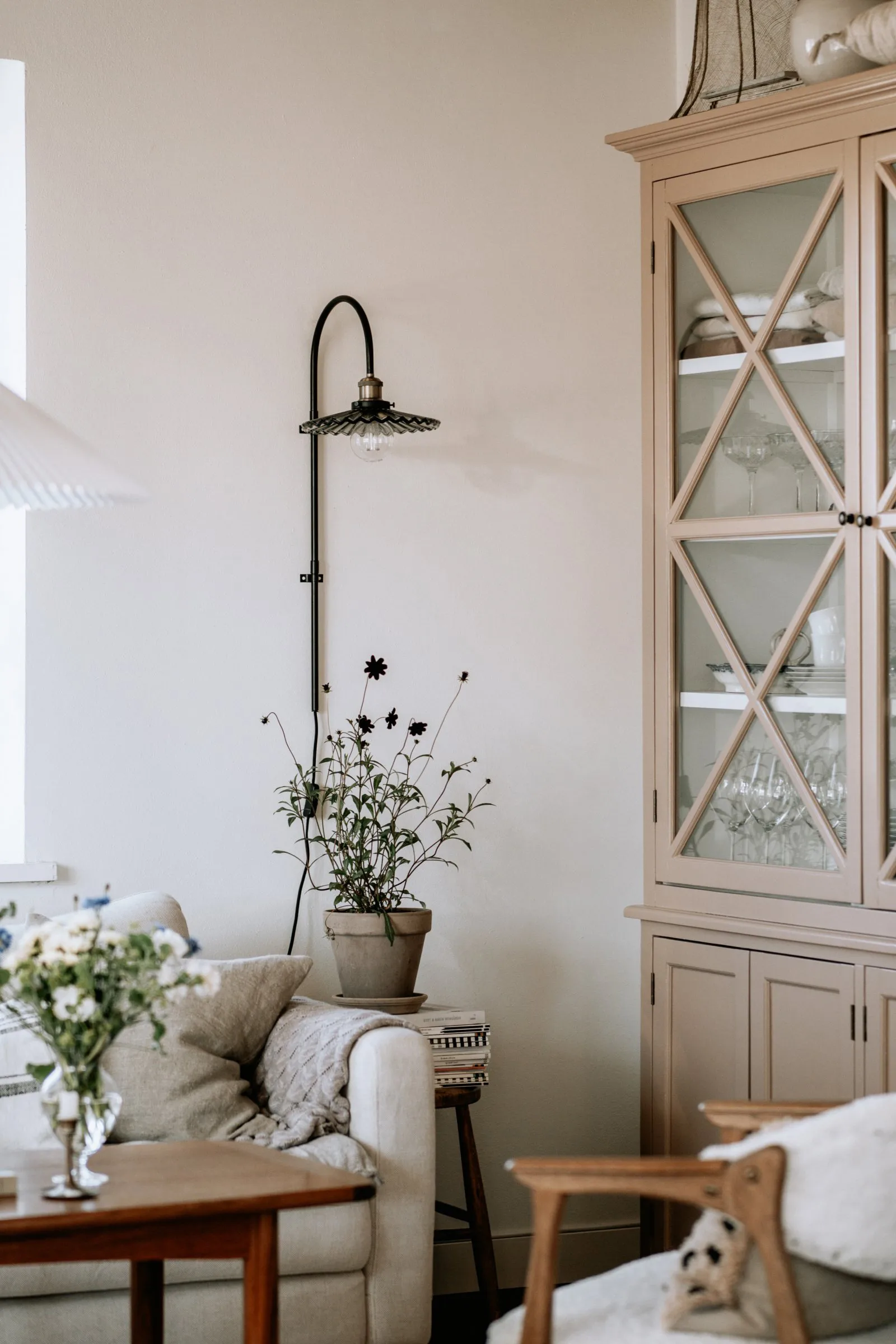 Cobbler candeeiro de parede 75 cm, fumado  Globen Lighting