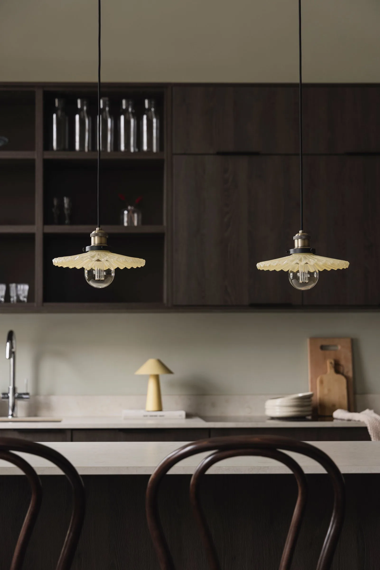 Cobbler candeeiro suspenso Ø25 cm, Creme Globen Lighting