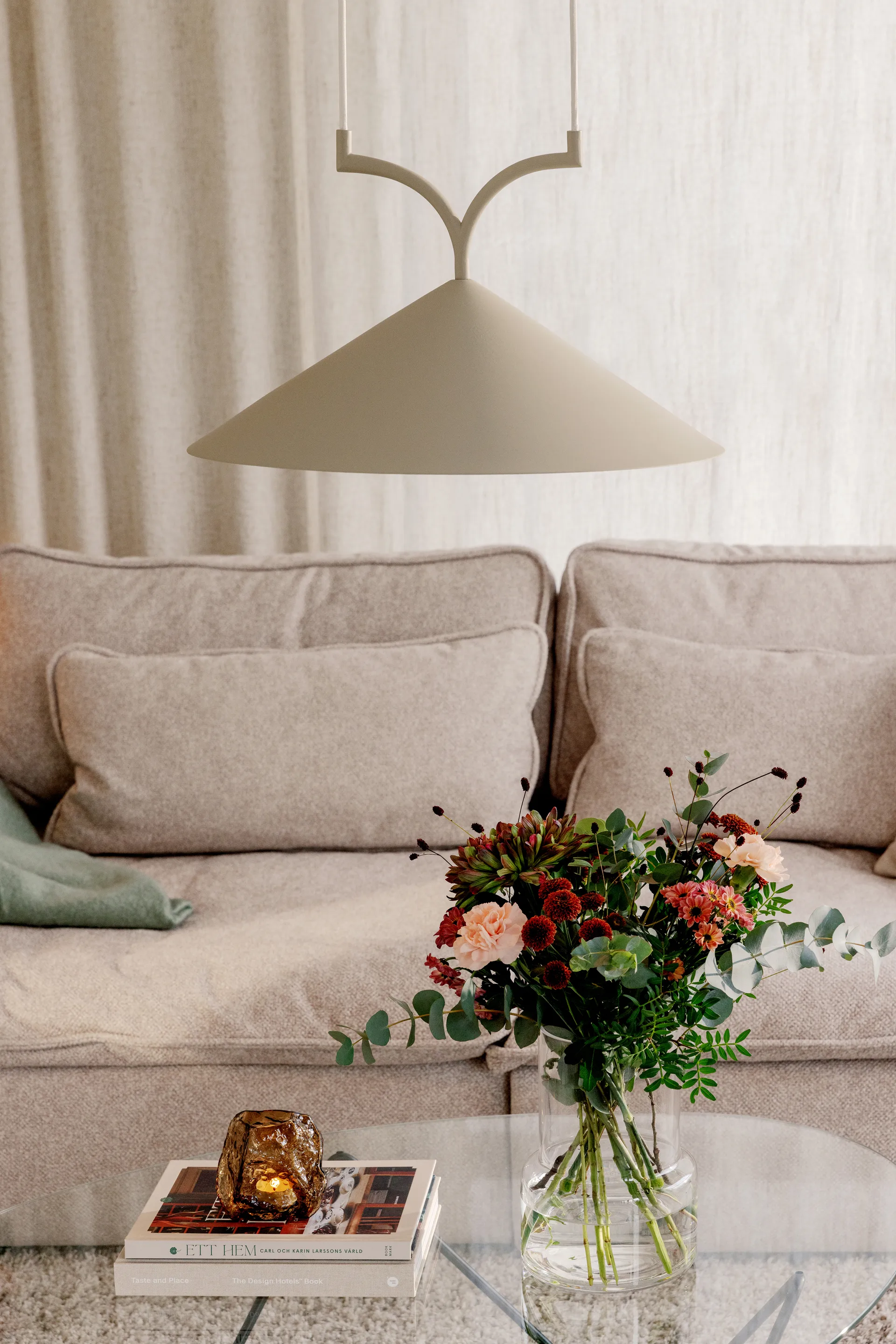 Curve candeeiro suspenso 50, Bege Globen Lighting