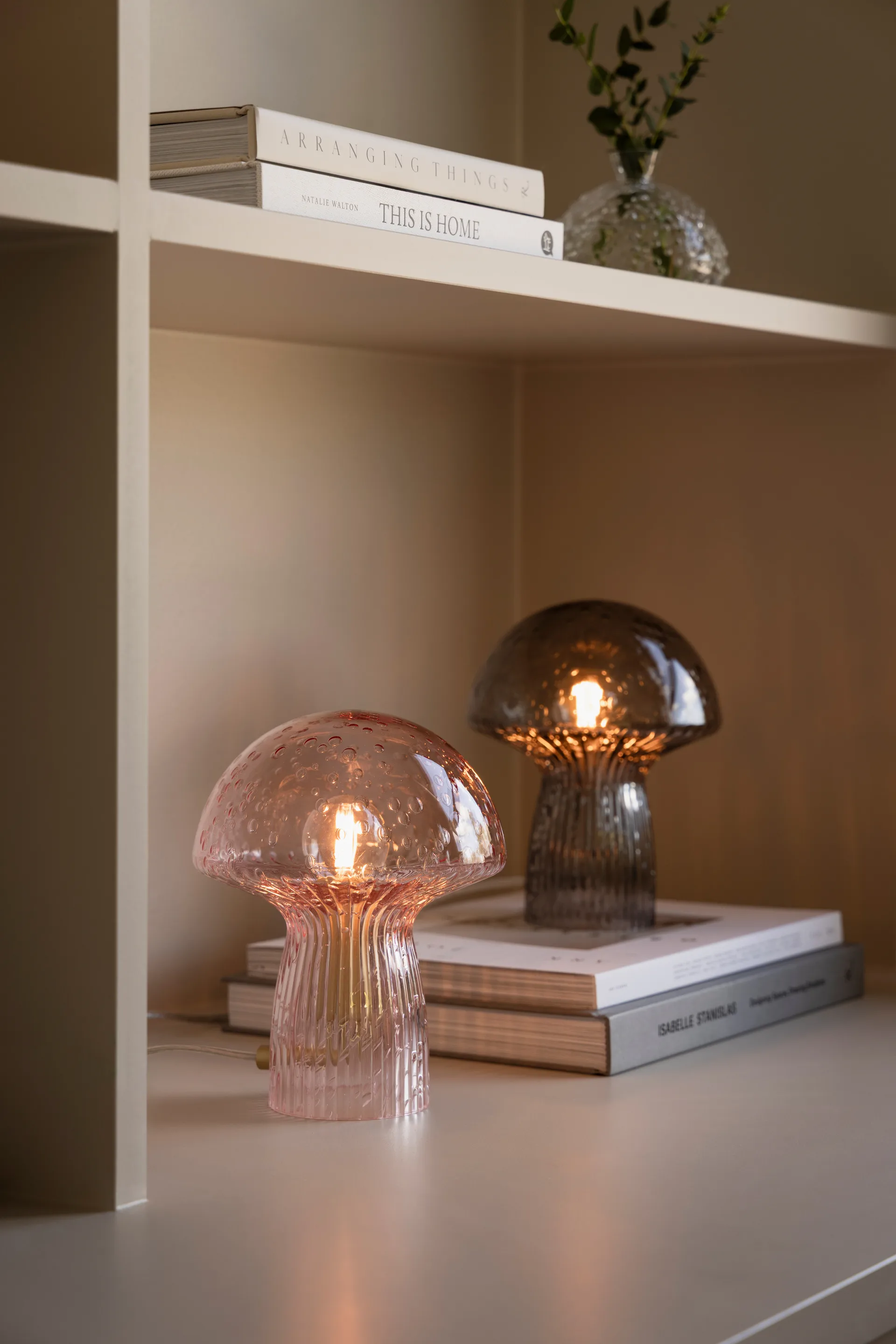 Fungo candeeiro de mesa edição especial fumado, Ø16 cm, A:20 cm Globen Lighting