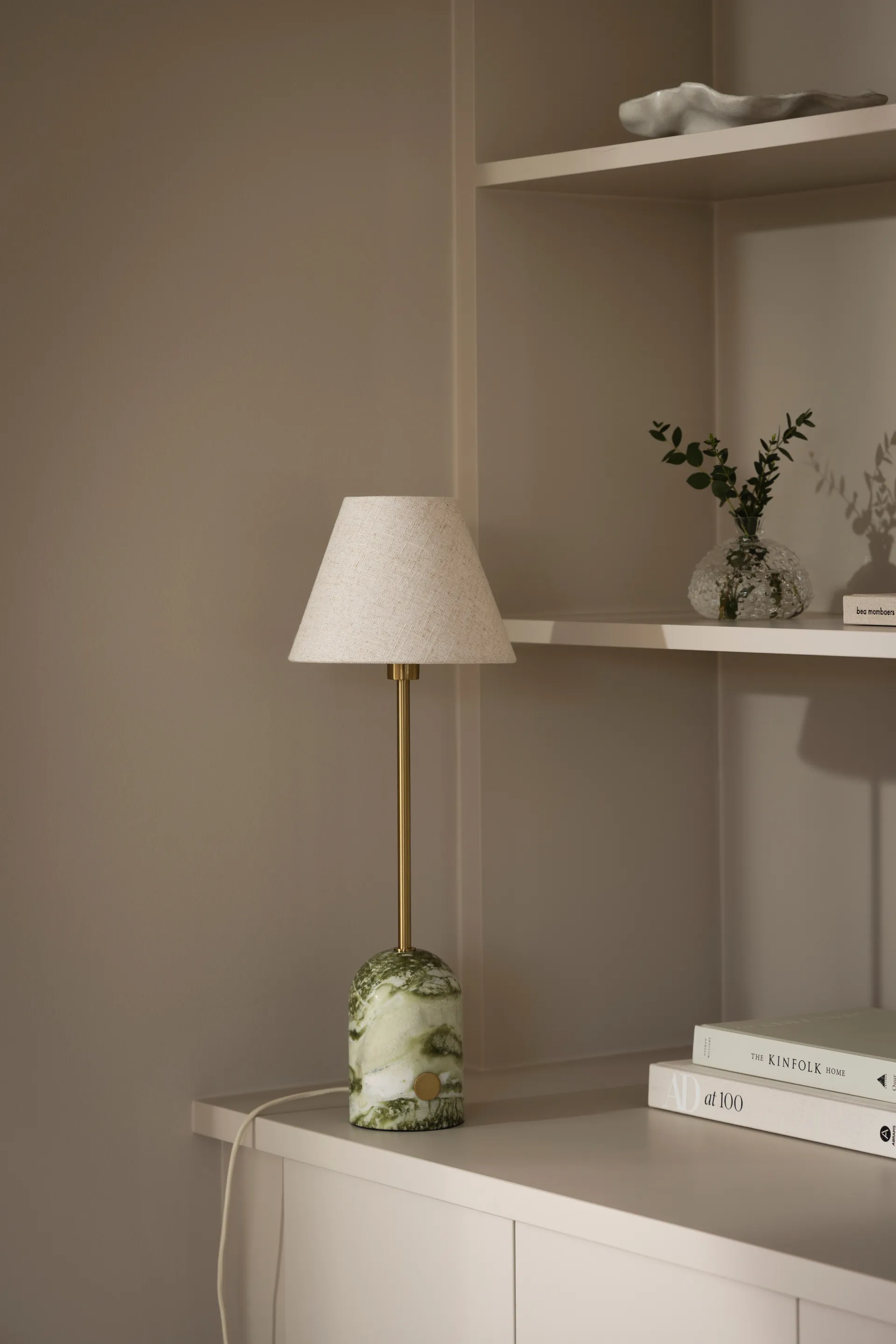  Gino 20 candeeiro de mesa, Mármore verde claro Globen Lighting