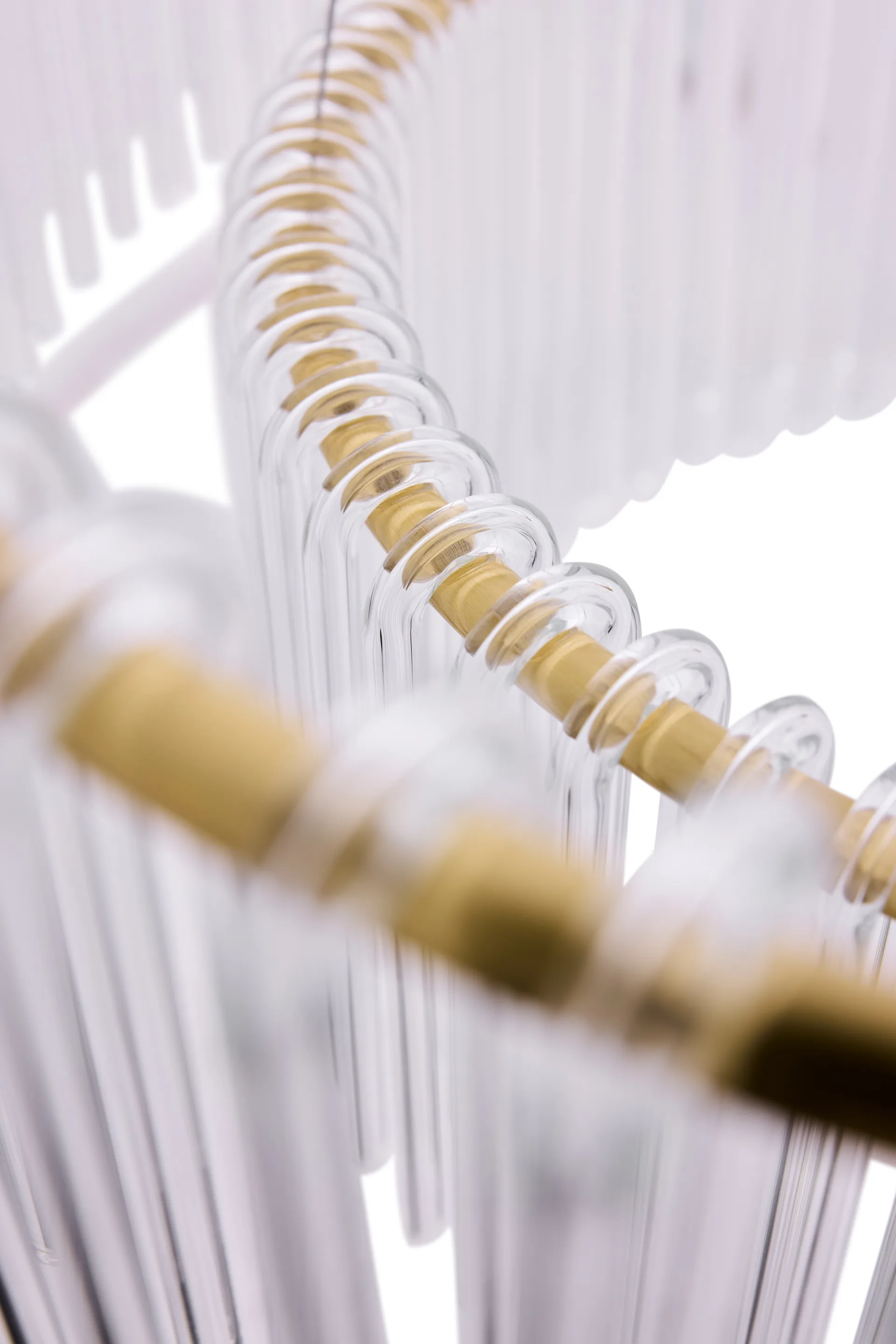 Hook 60 candeeiro suspenso, Claro-latão escovado Globen Lighting