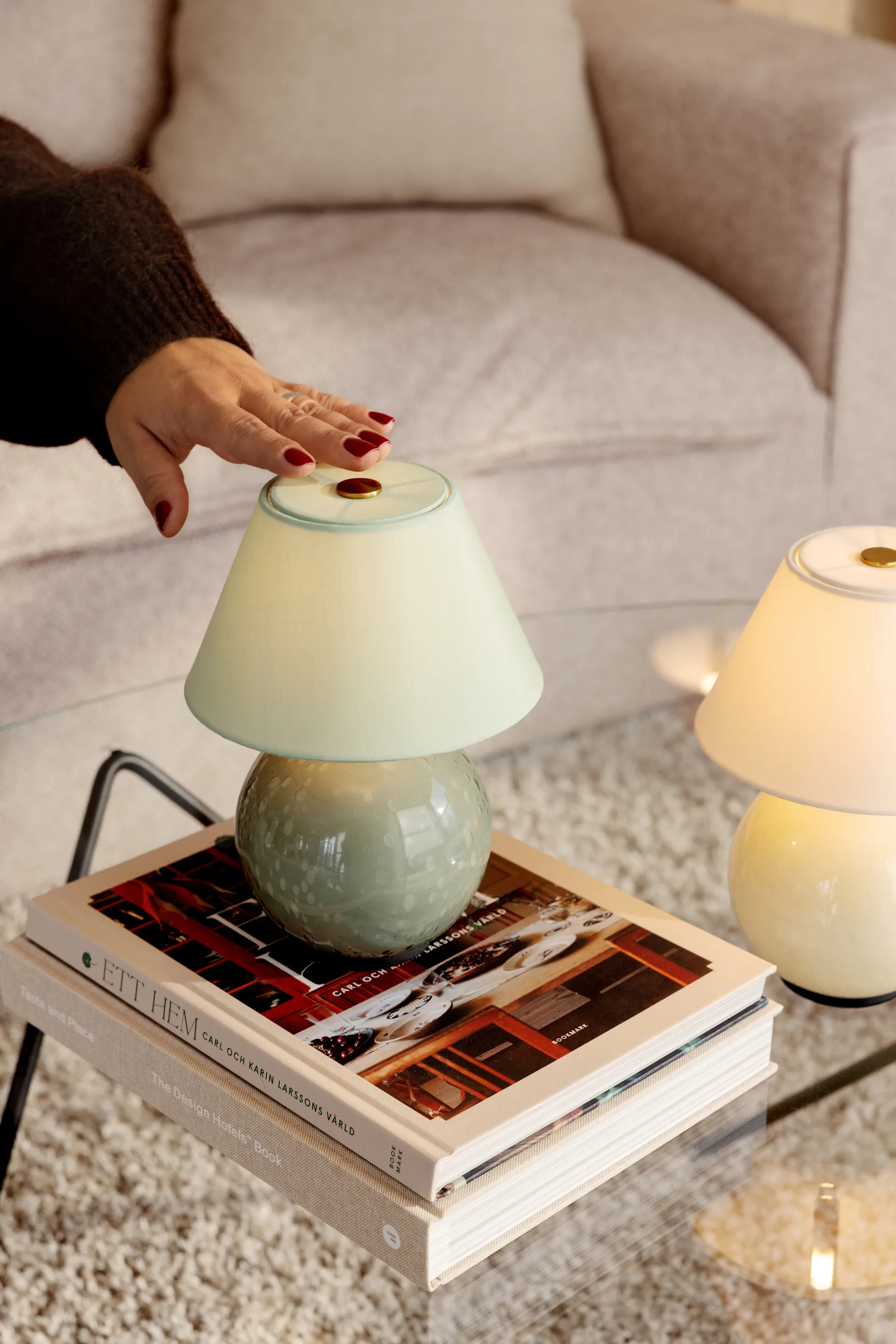 Iris 16 candeeiro de mesa portátil, Verde Globen Lighting