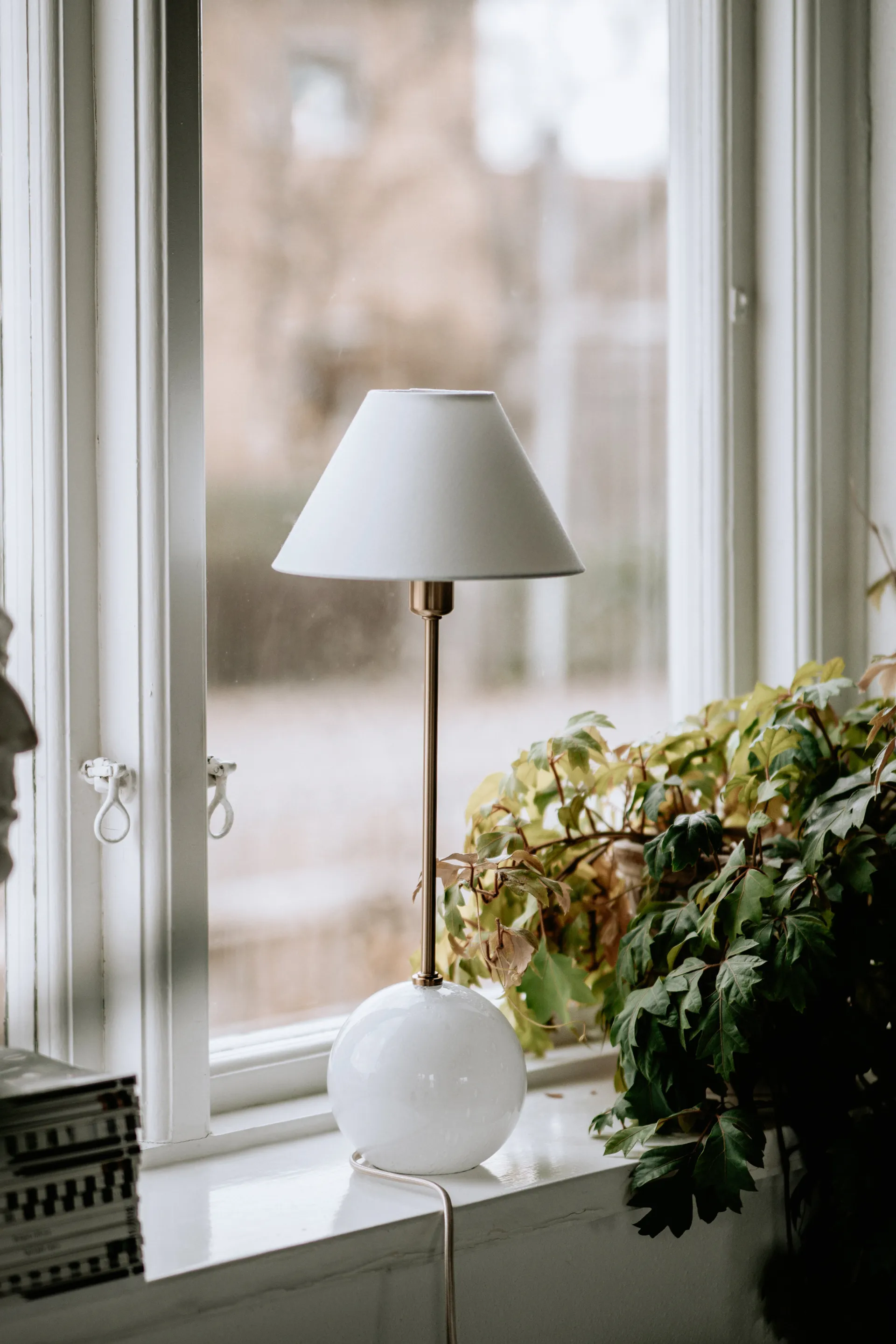 Iris 20 candeeiro de mesa , Branco Globen Lighting