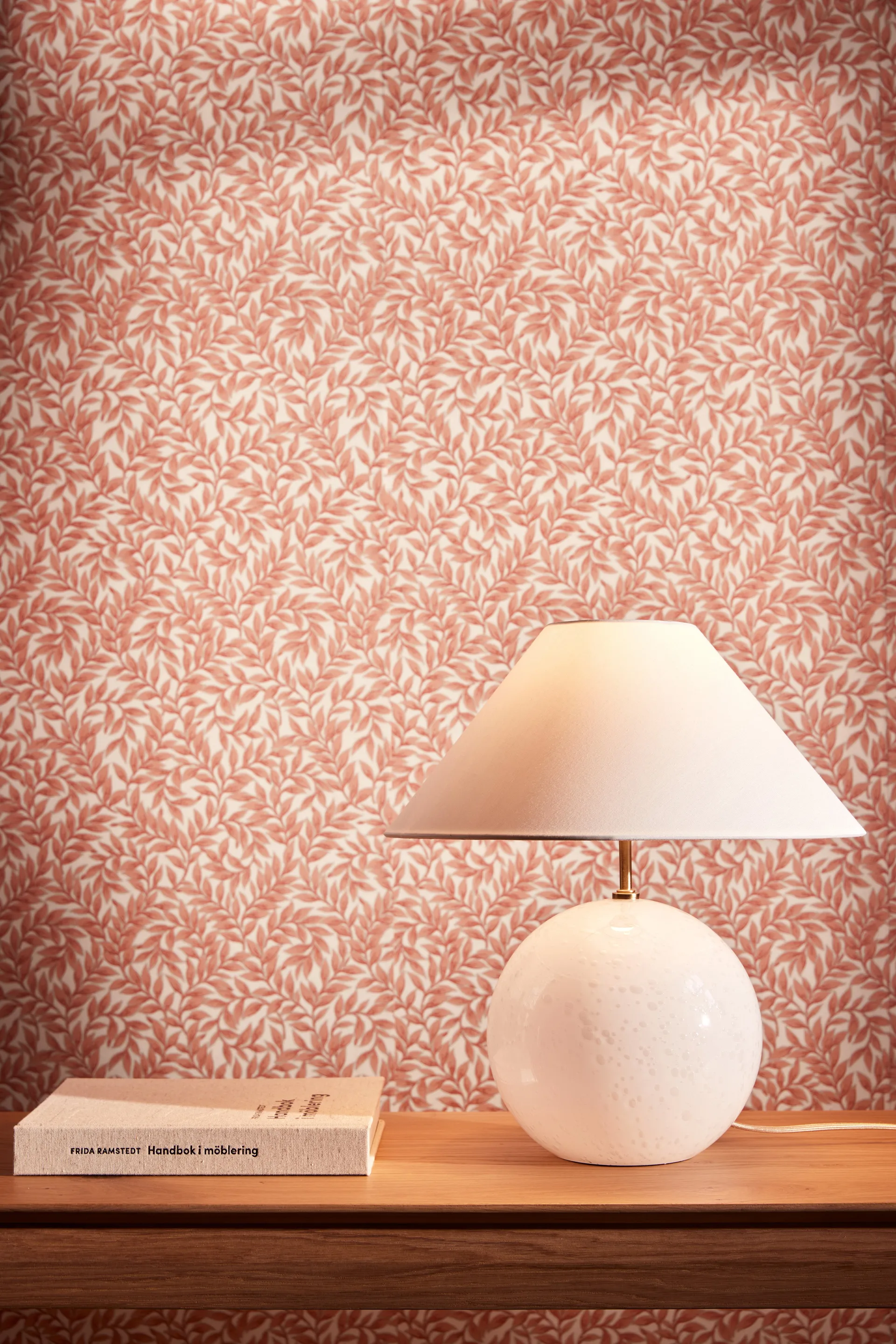 Iris 35 candeeiro de mesa 39 cm, Branco Globen Lighting