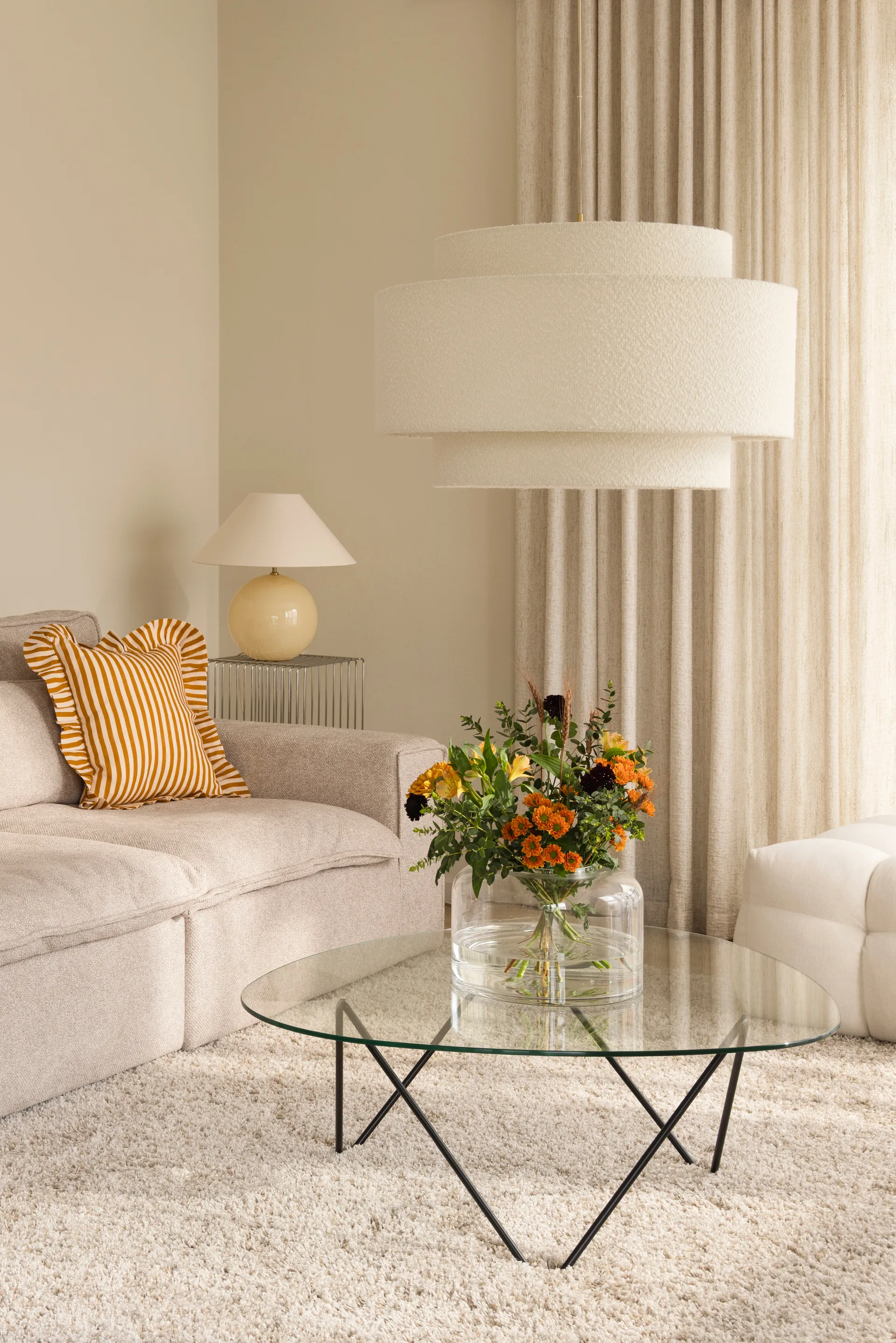 Iris 45 candeeiro de mesa, Branco Globen Lighting