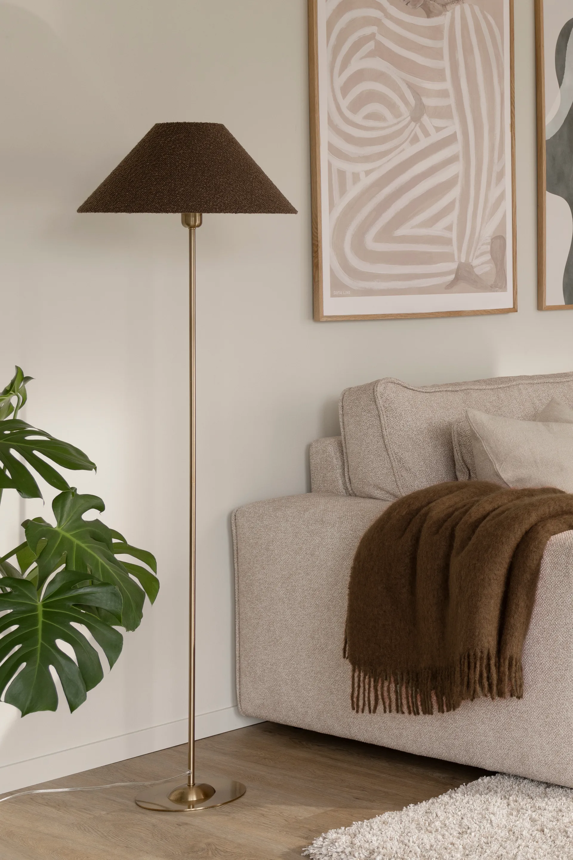 Iris base para candeeiro de pé, Latão escovado Globen Lighting