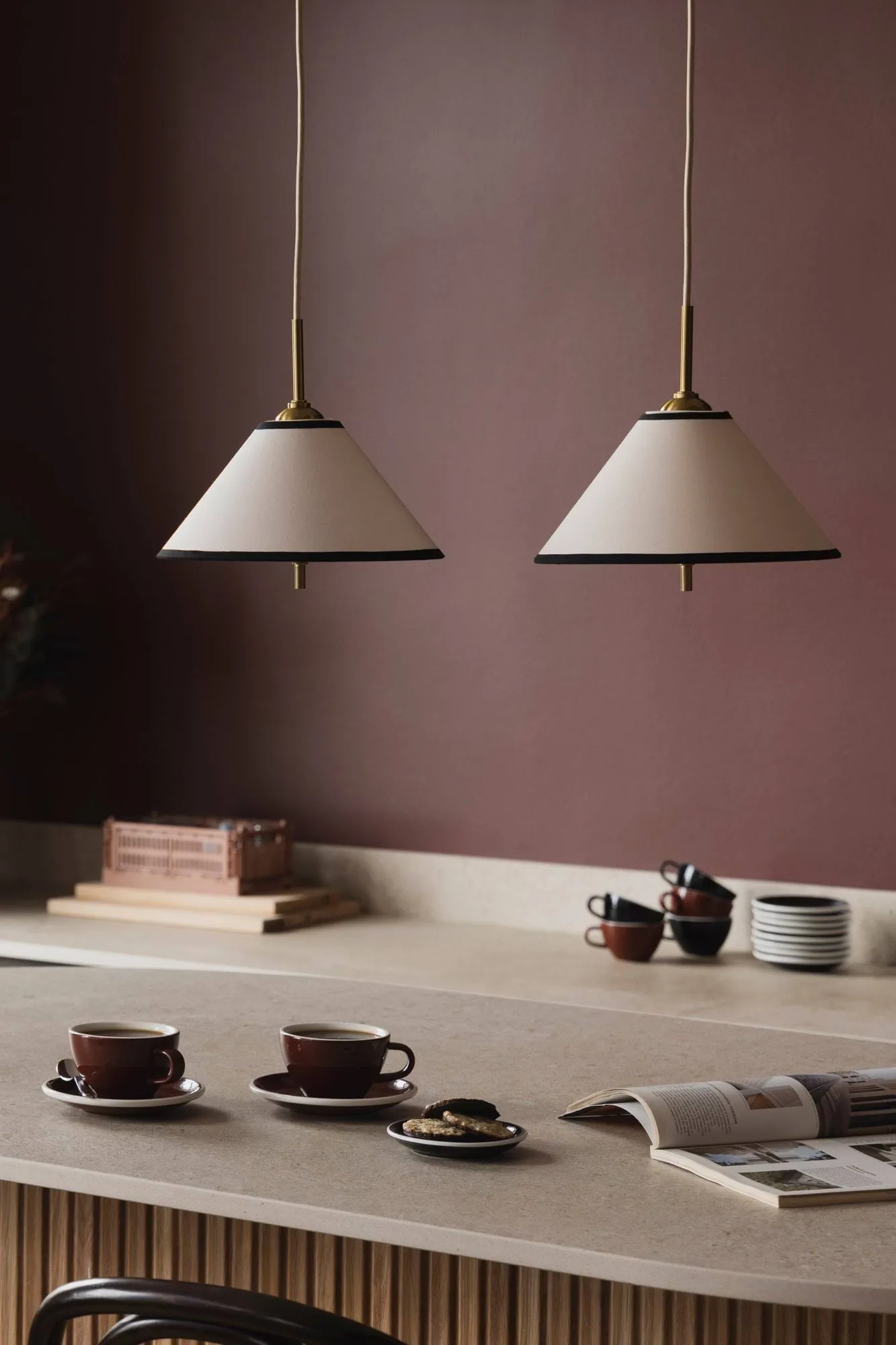 Iris candeeiro suspenso 25, Creme-noir (branco-dourado) Globen Lighting