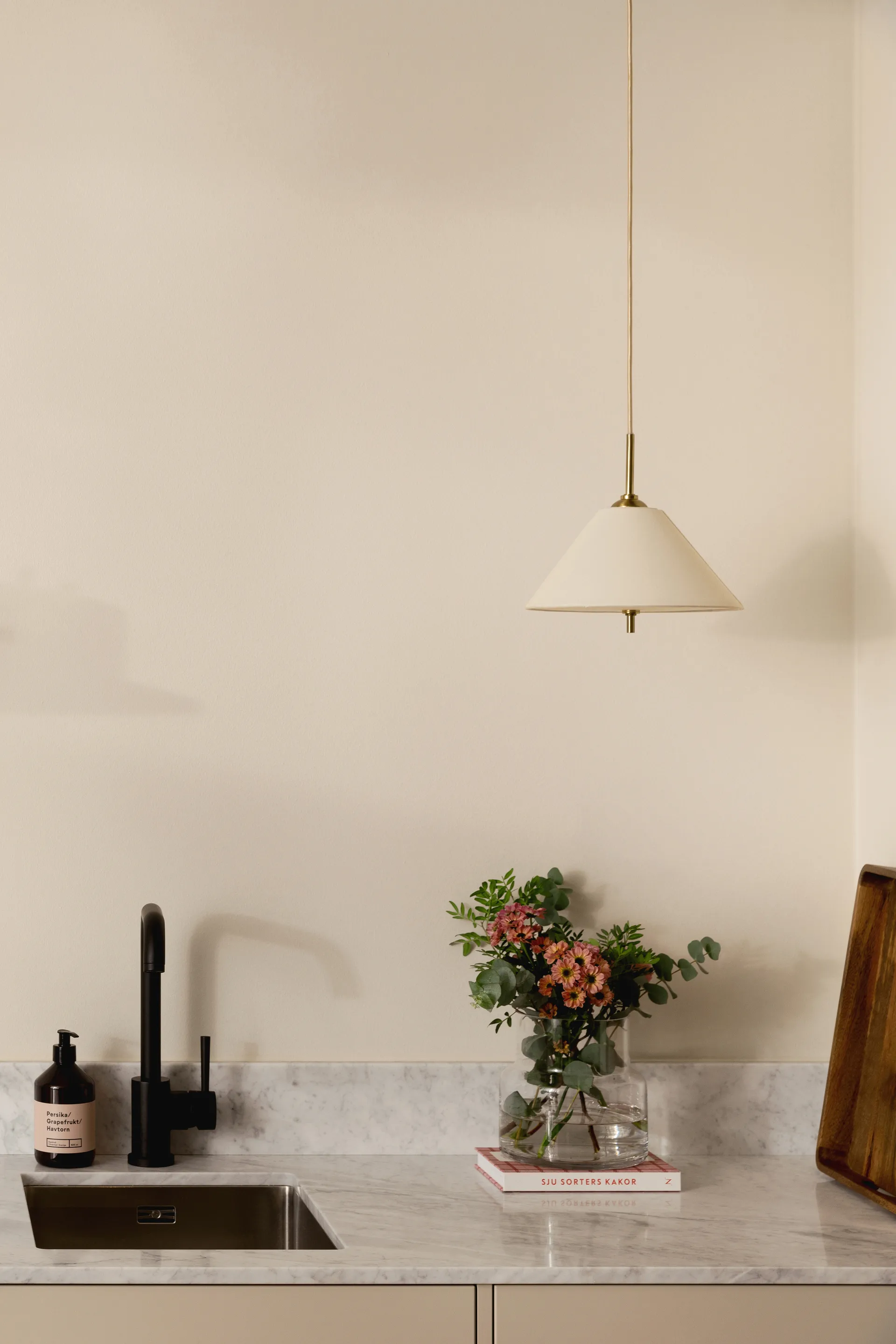 Iris candeeiro suspenso 25, Creme Globen Lighting