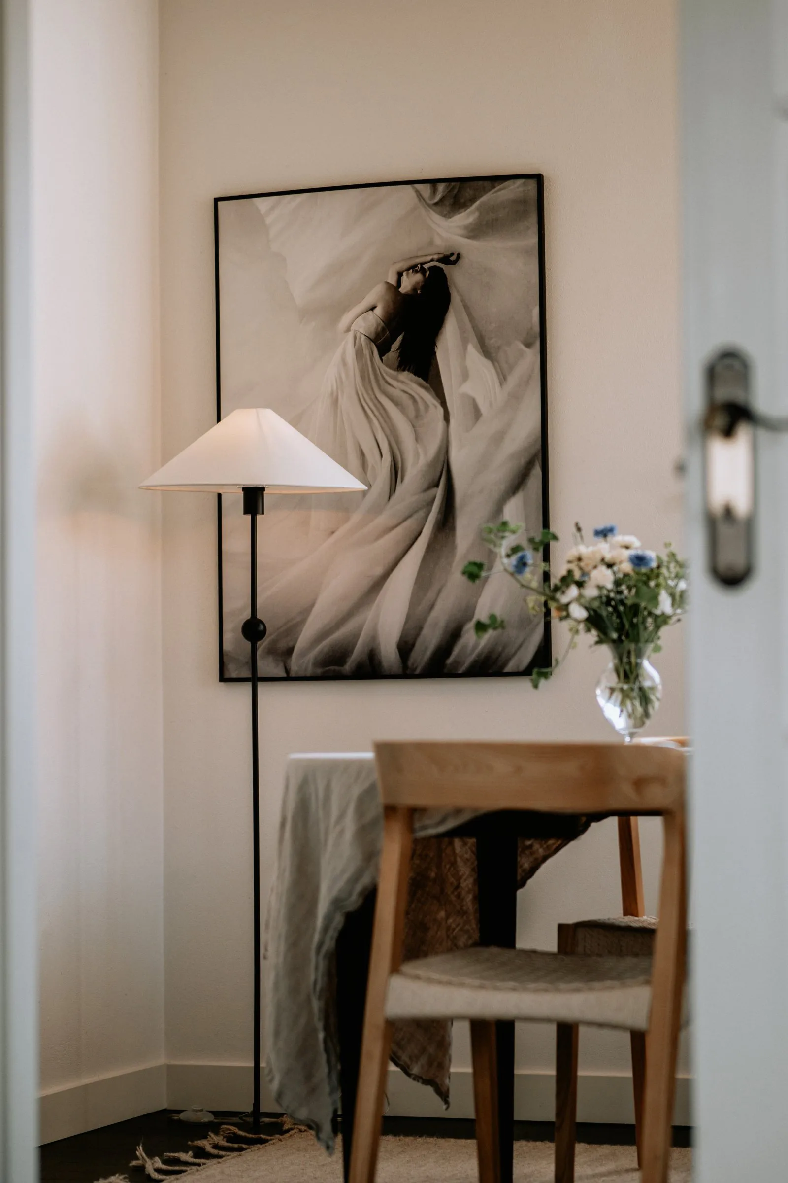 Suporte de candeeiro Astrid 130 cm, Preto  Globen Lighting