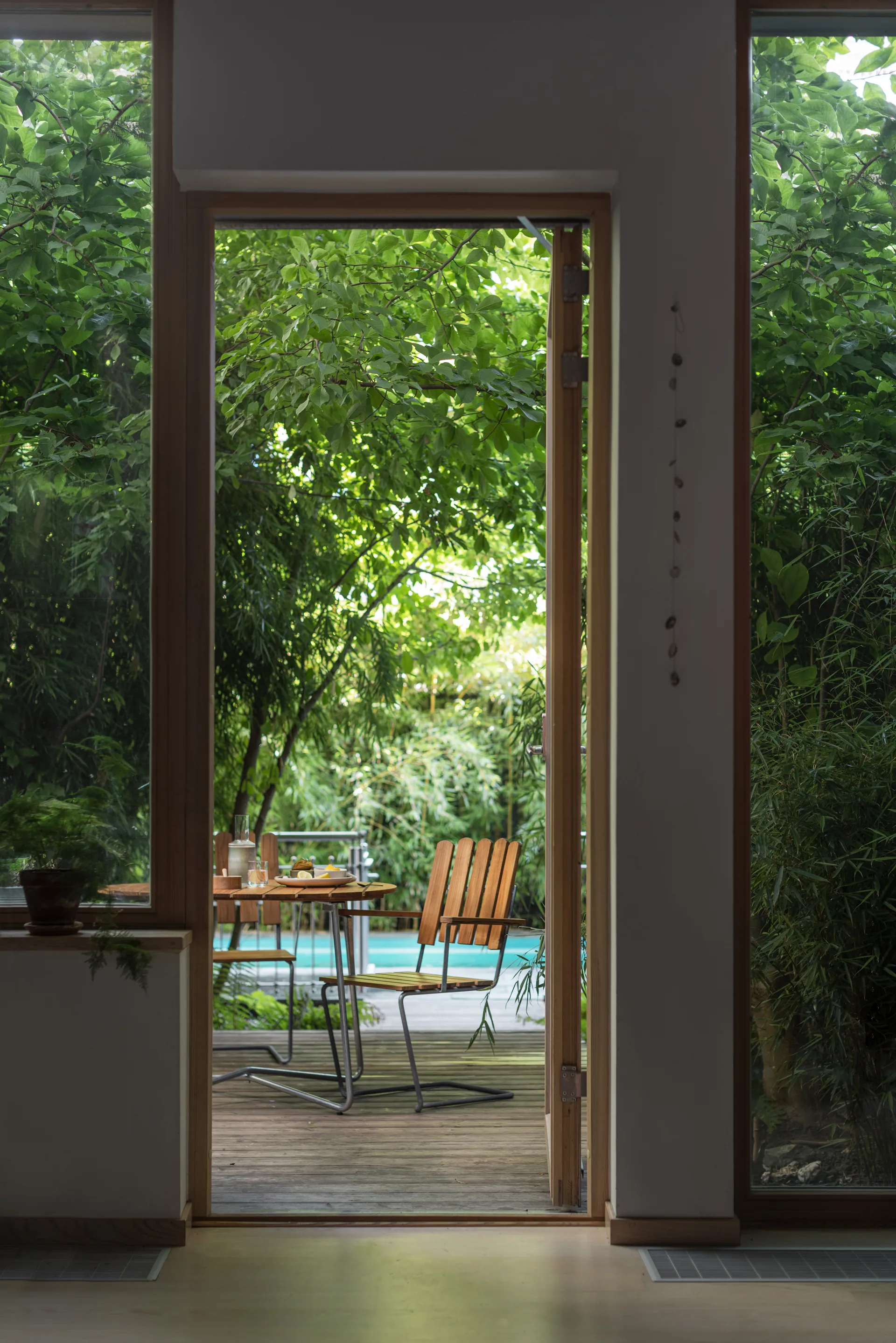 Mesa de jantar 9A, Teca Ø100 cm Grythyttan Stålmöbler