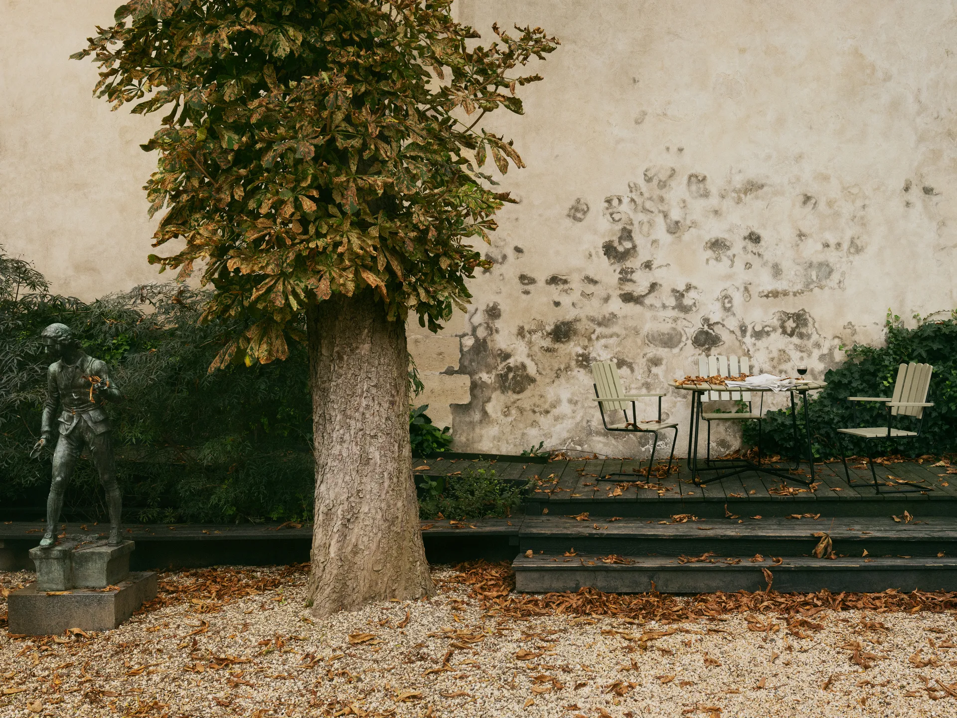 Mesa de jantar 9A, Verde claro carvalho-preto, Ø120 cm Grythyttan Stålmöbler