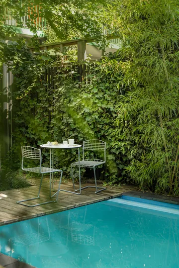 Mesa High Tech - Branco-estrutura em aço galvanizado à quente, Ø60 cm - Grythyttan Stålmöbler