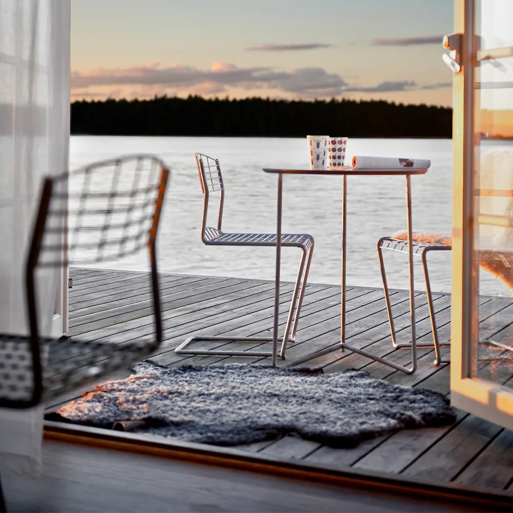 Mesa High Tech, Branco-estrutura preta, Ø60 cm Grythyttan Stålmöbler
