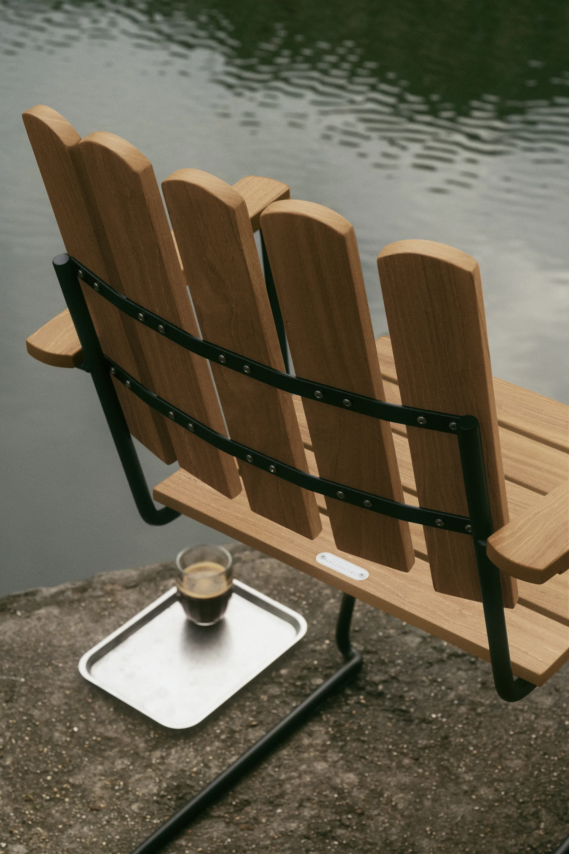 Poltrona A2, Teca não tratada-preto Grythyttan Stålmöbler