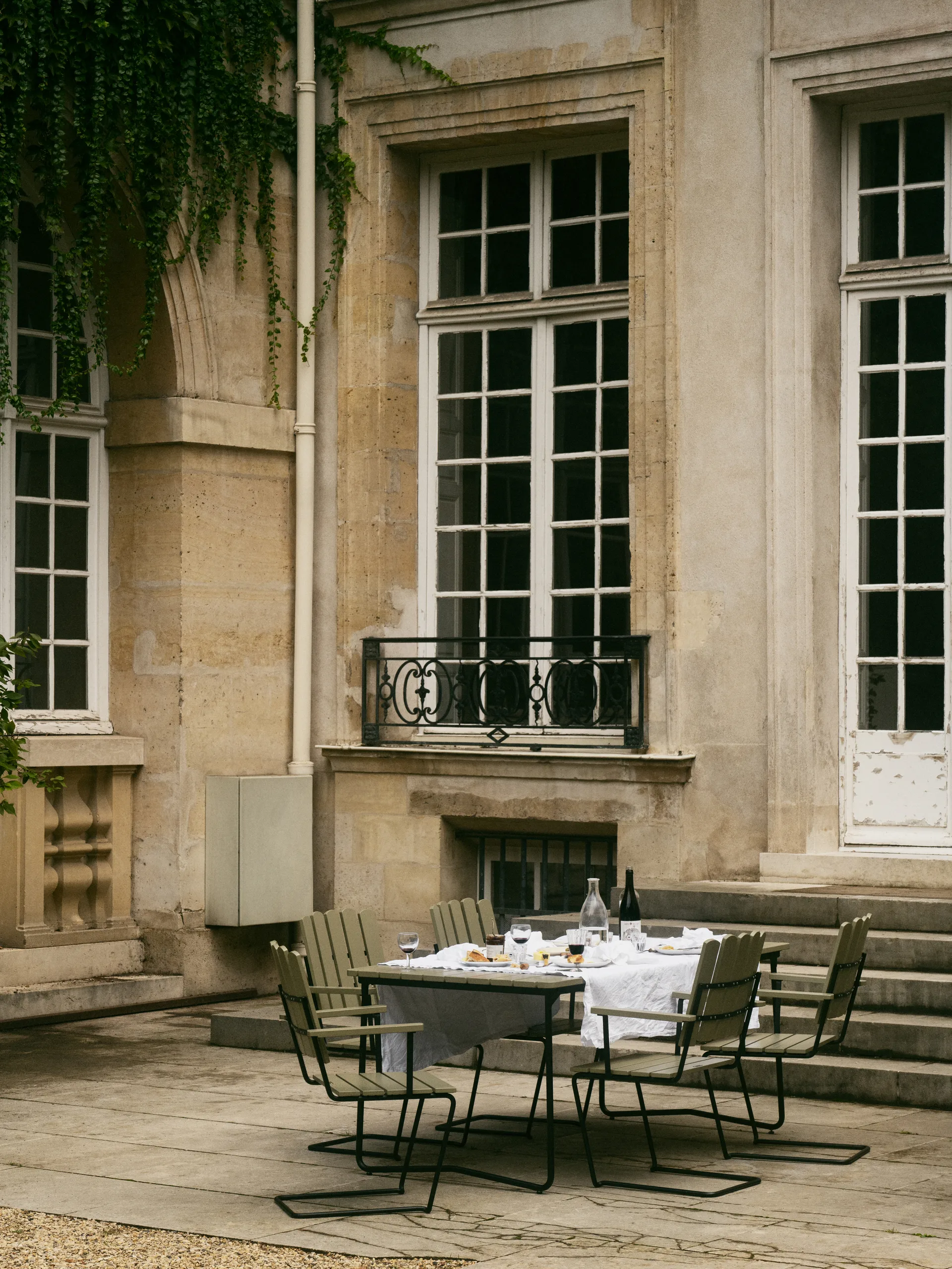 Poltrona A2, Verde claro carvalho-preto Grythyttan Stålmöbler