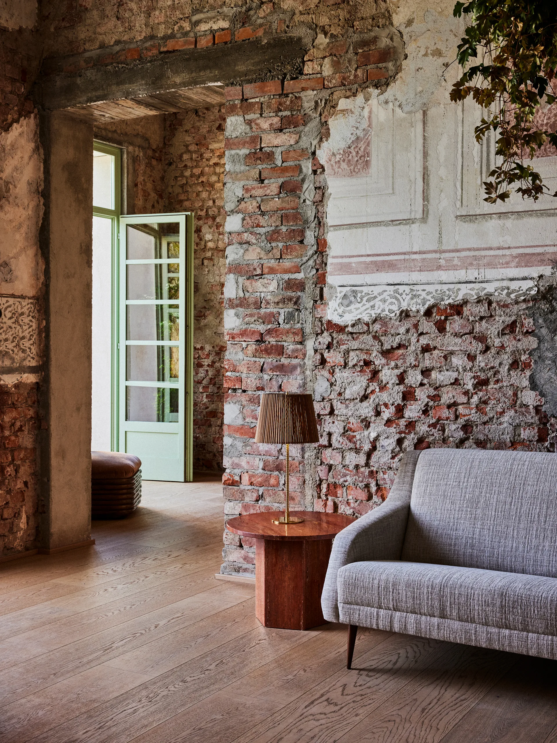 9205 Candeeiro de mesa, Bambu-latão GUBI