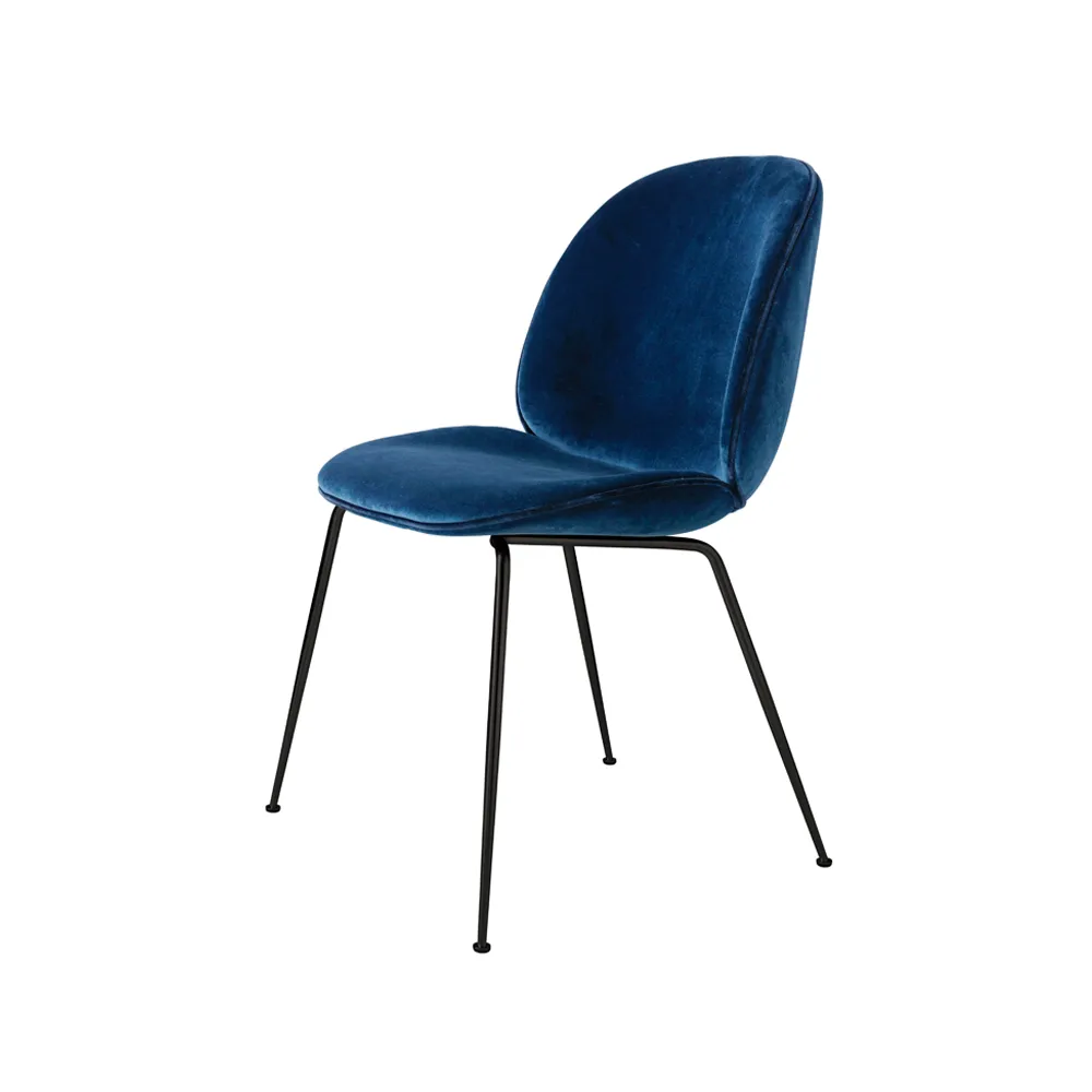 Beetle cadeira de jantar - base cónica estofada, tecido velluto cotone 970 azul escuro-estrutura preta de aço GUBI