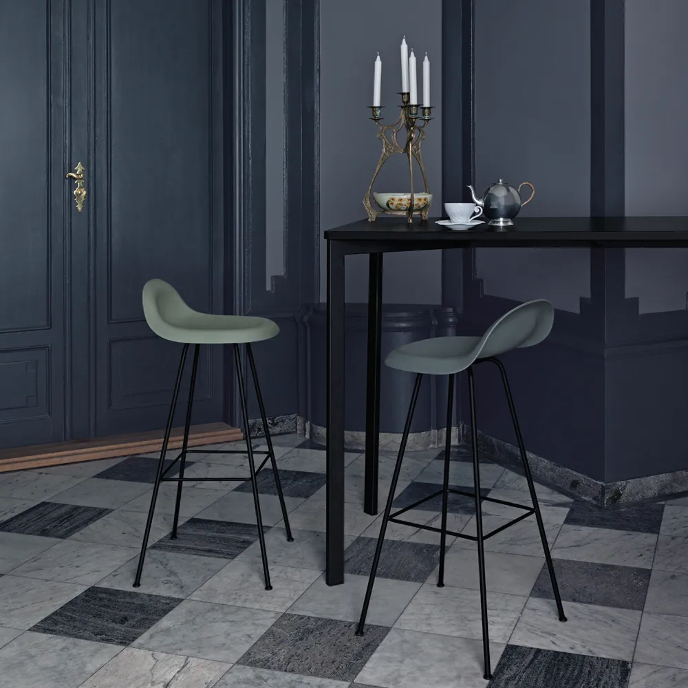 Cadeira bar alta Gubi 3D, Base em aço preto GUBI