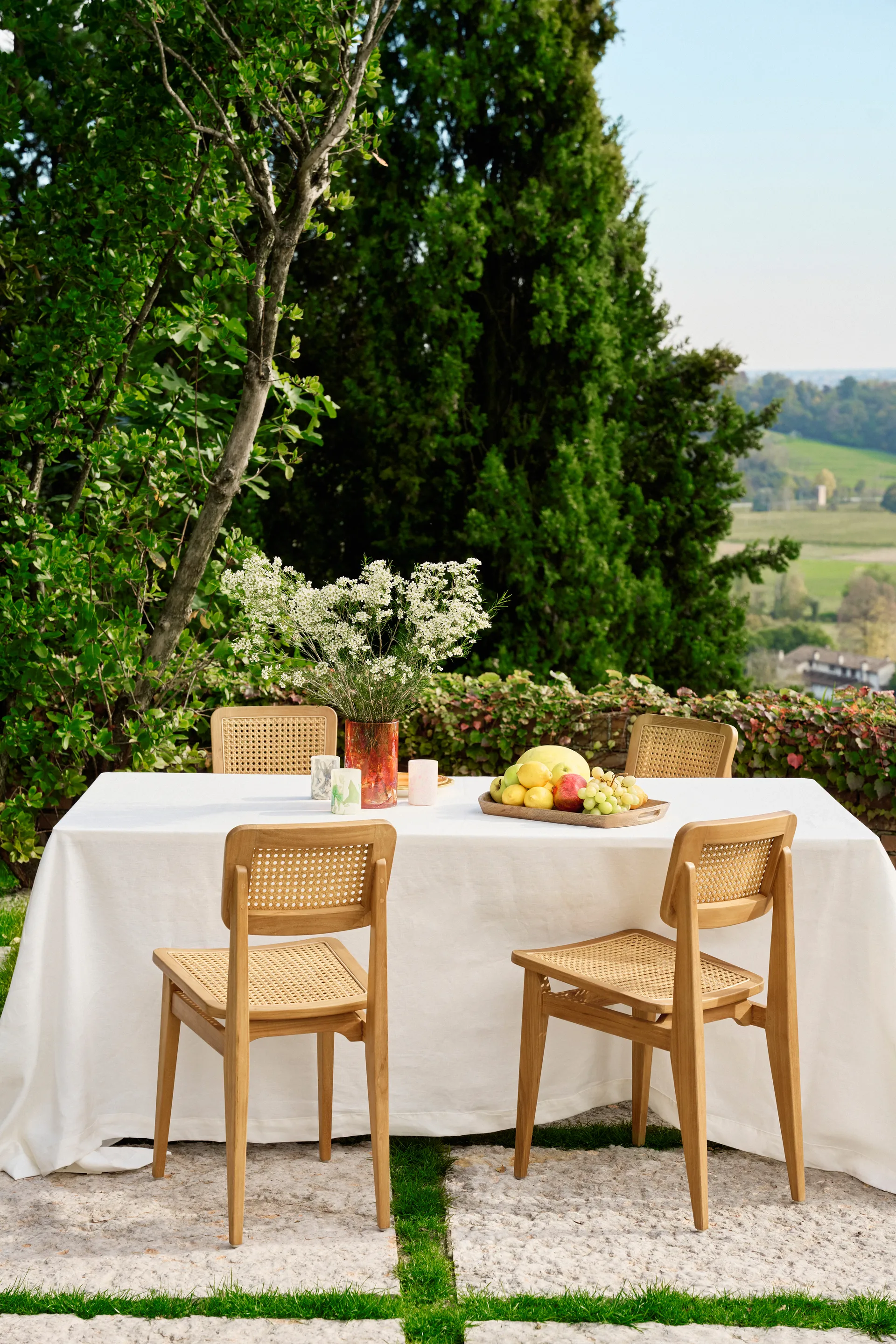 Cadeira C-chair Outdoor, All french cane-natural teak GUBI