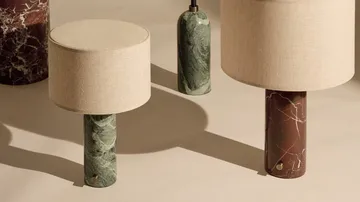 Candeeiro de mesa Gravity L - Emerald mármore-canvas - GUBI