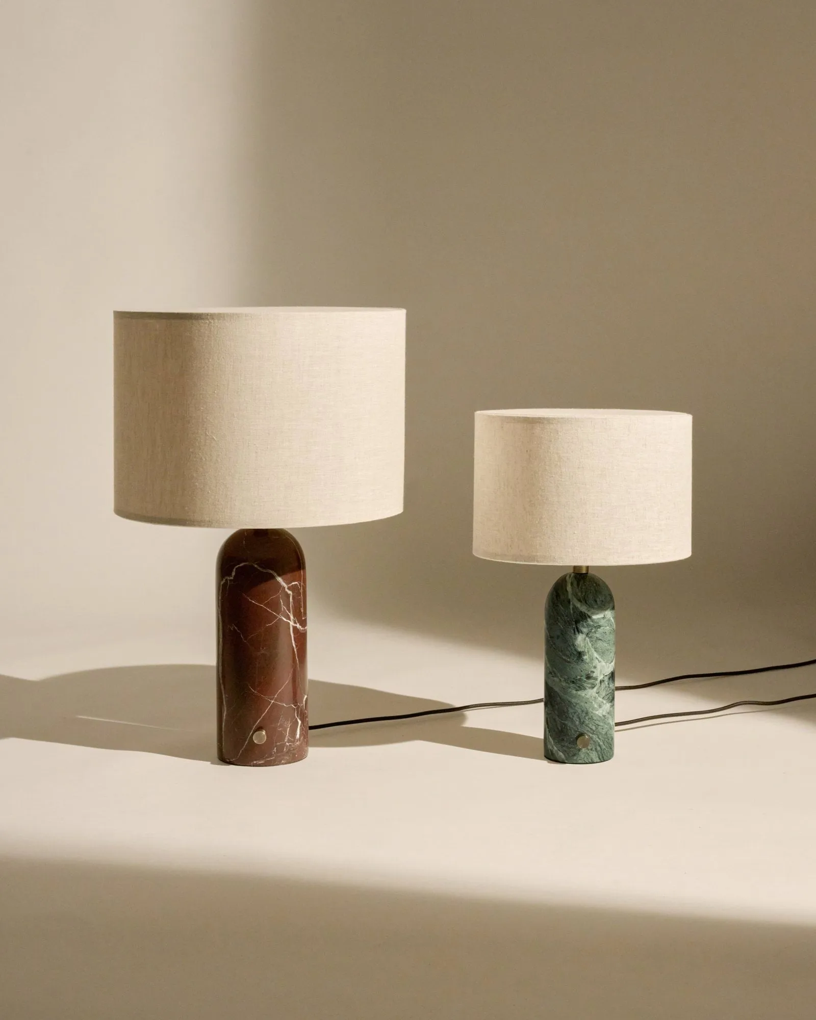Candeeiro de mesa Gravity S, Emerald marble-white GUBI