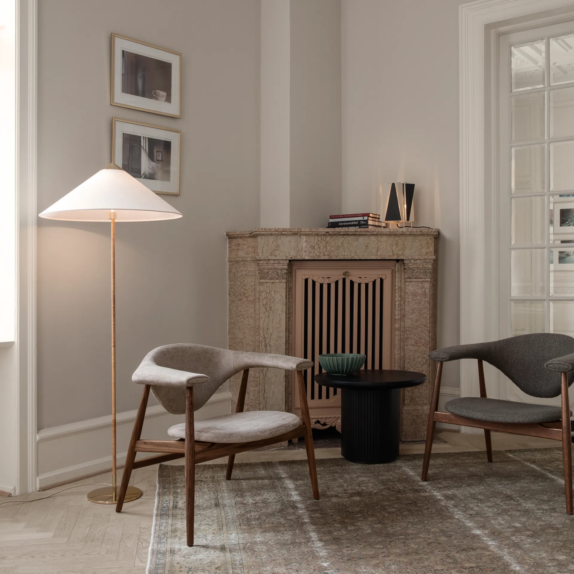 Candeeiro de pé 9602, Latão-lona GUBI