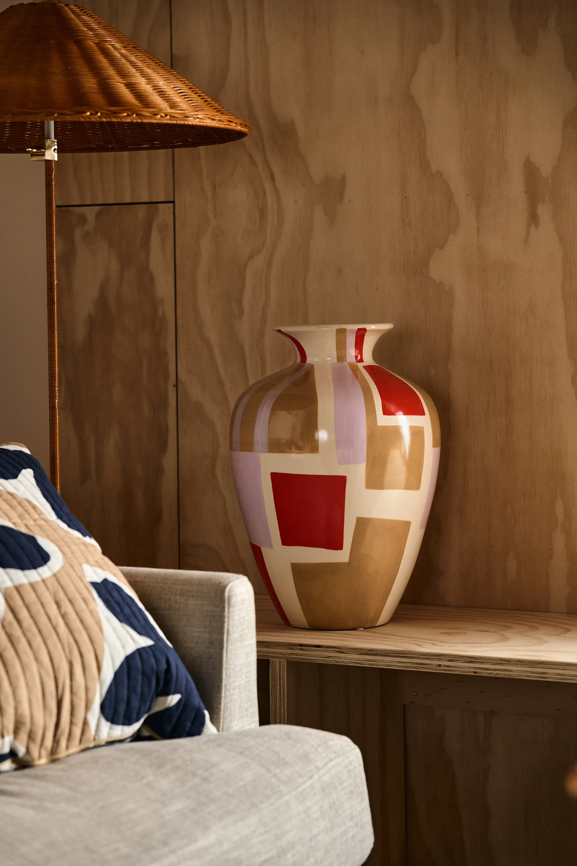 Candeeiro de pé 9602, Latão-wicker willow GUBI