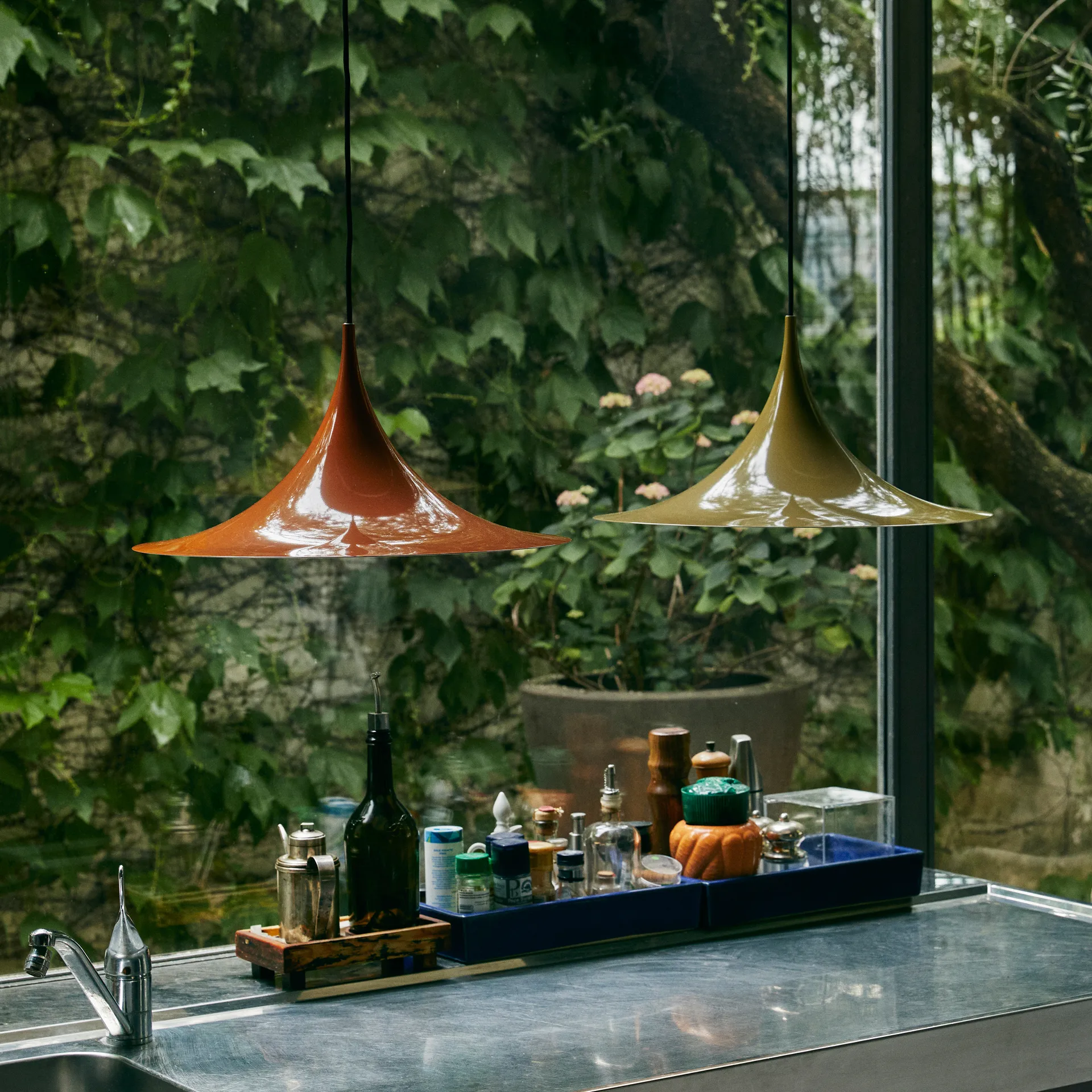 Candeeiro Semi Ø 30 cm, Fennel seed glossy GUBI