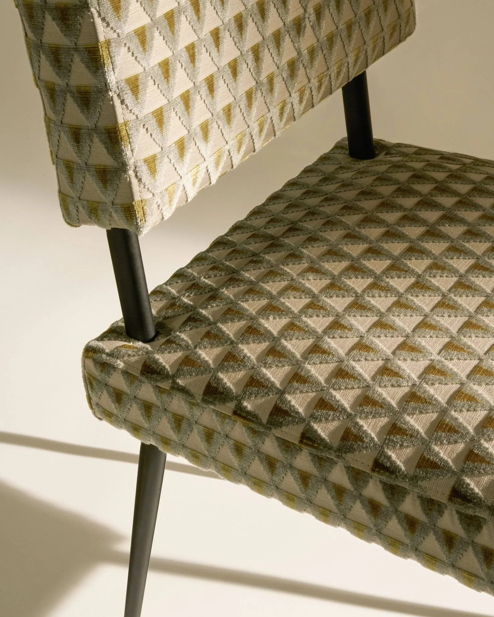 M-Chair cadeira, Amuleto 005-preto mate GUBI