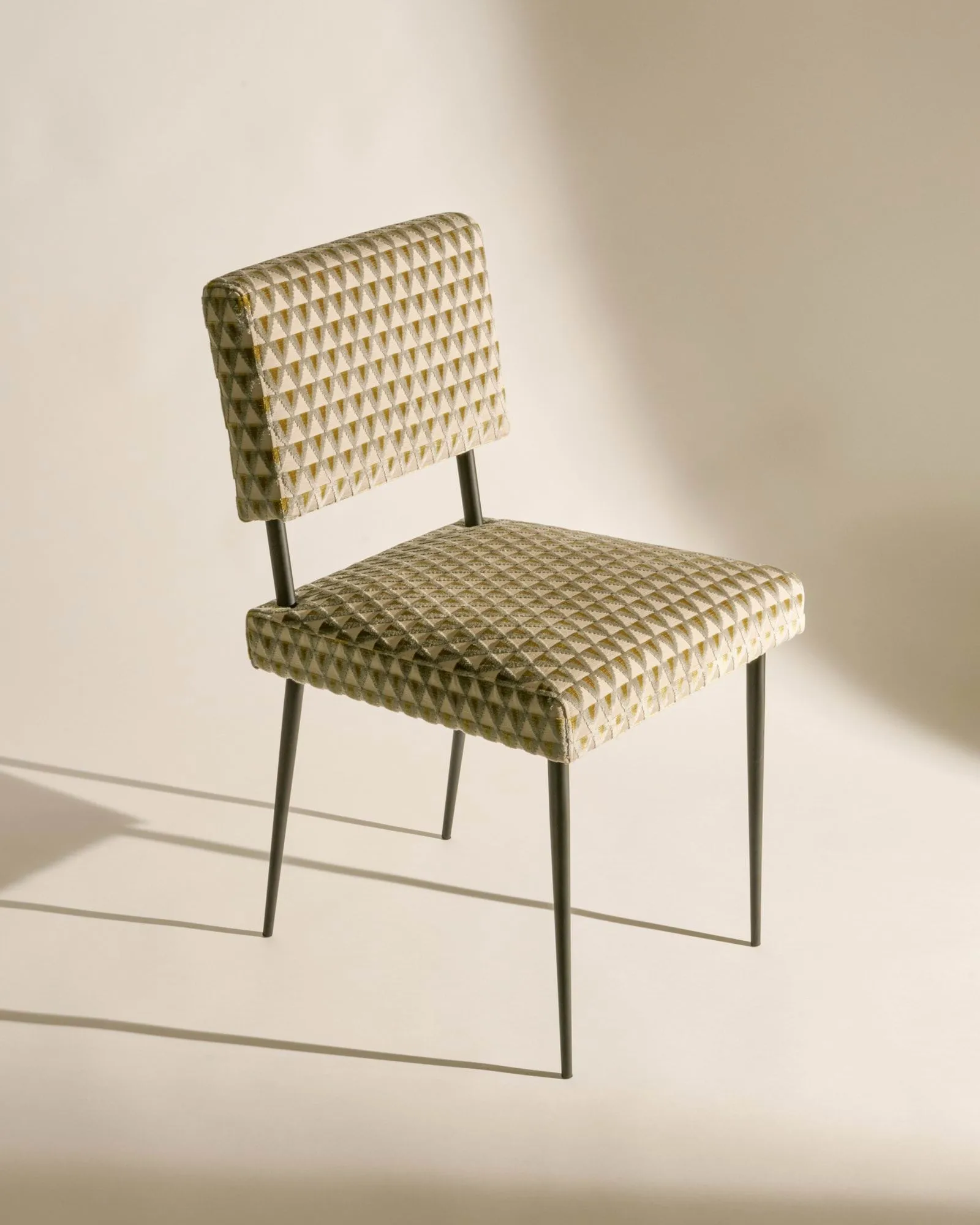 M-Chair cadeira, Amuleto 005-preto mate GUBI