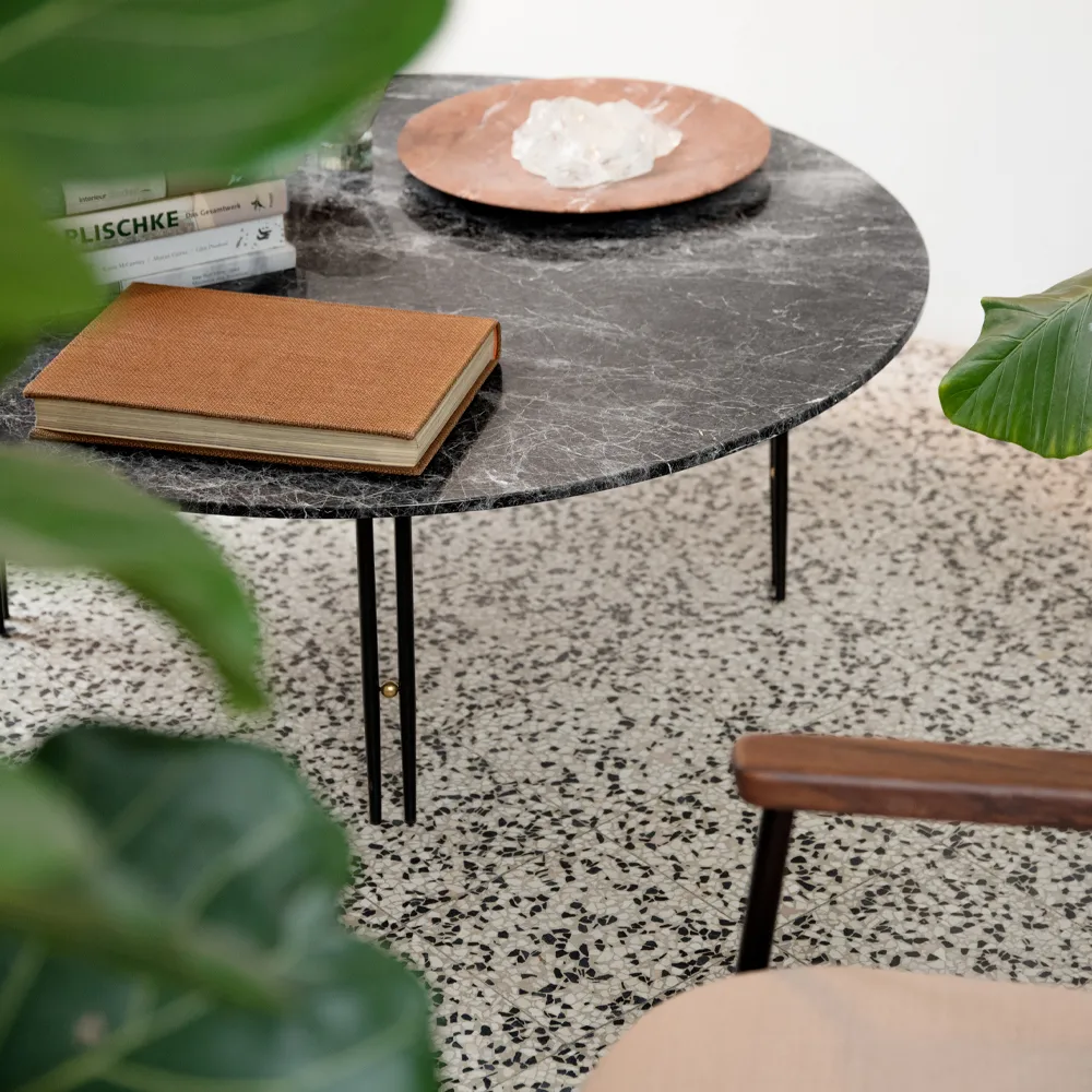 Mesa de centro IOI, Mármore cinzento emperador-ø70-estrutura preta GUBI