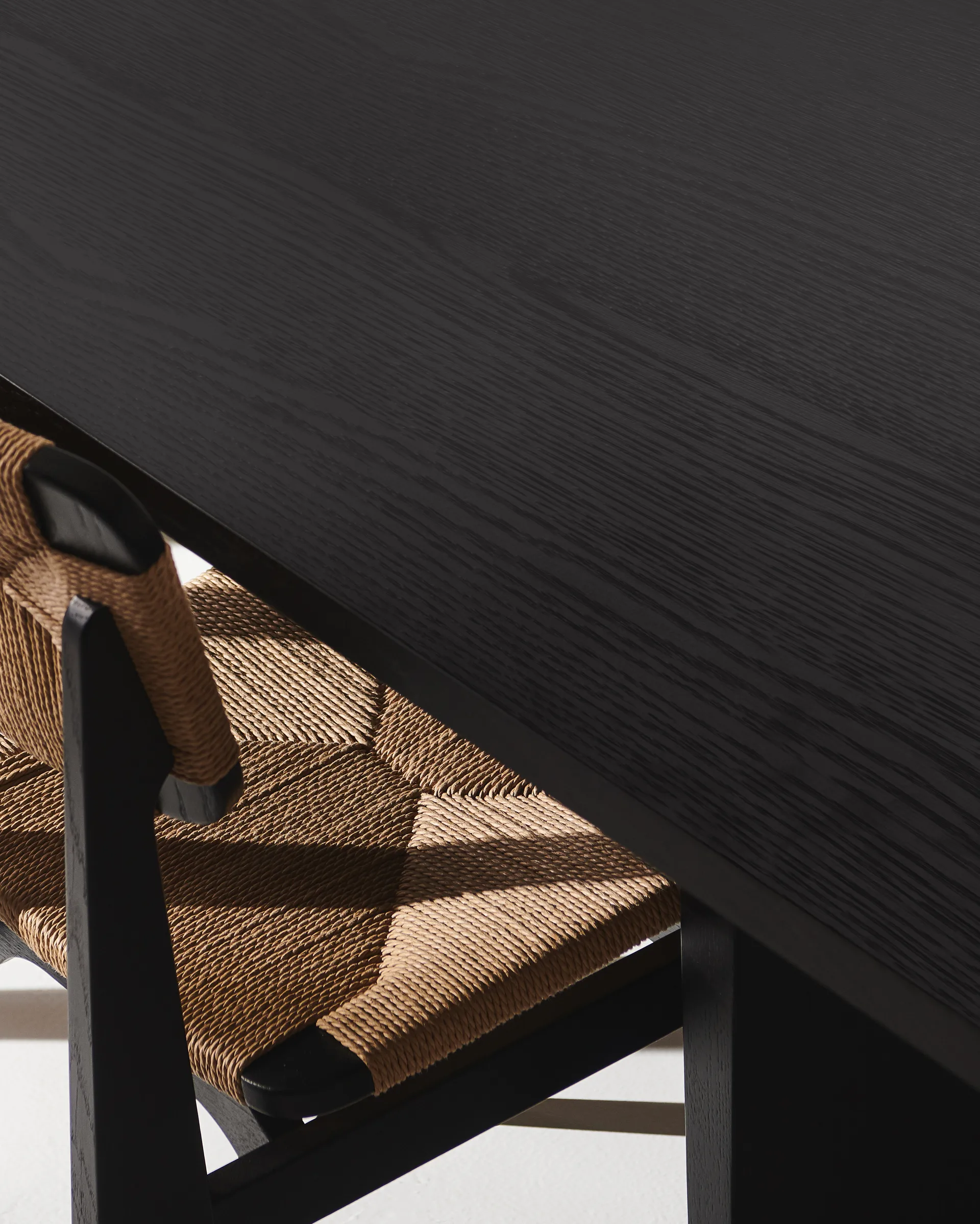 Mesa de jantar Private 100x260 cm, Carvalho-castanho-preto manchado GUBI