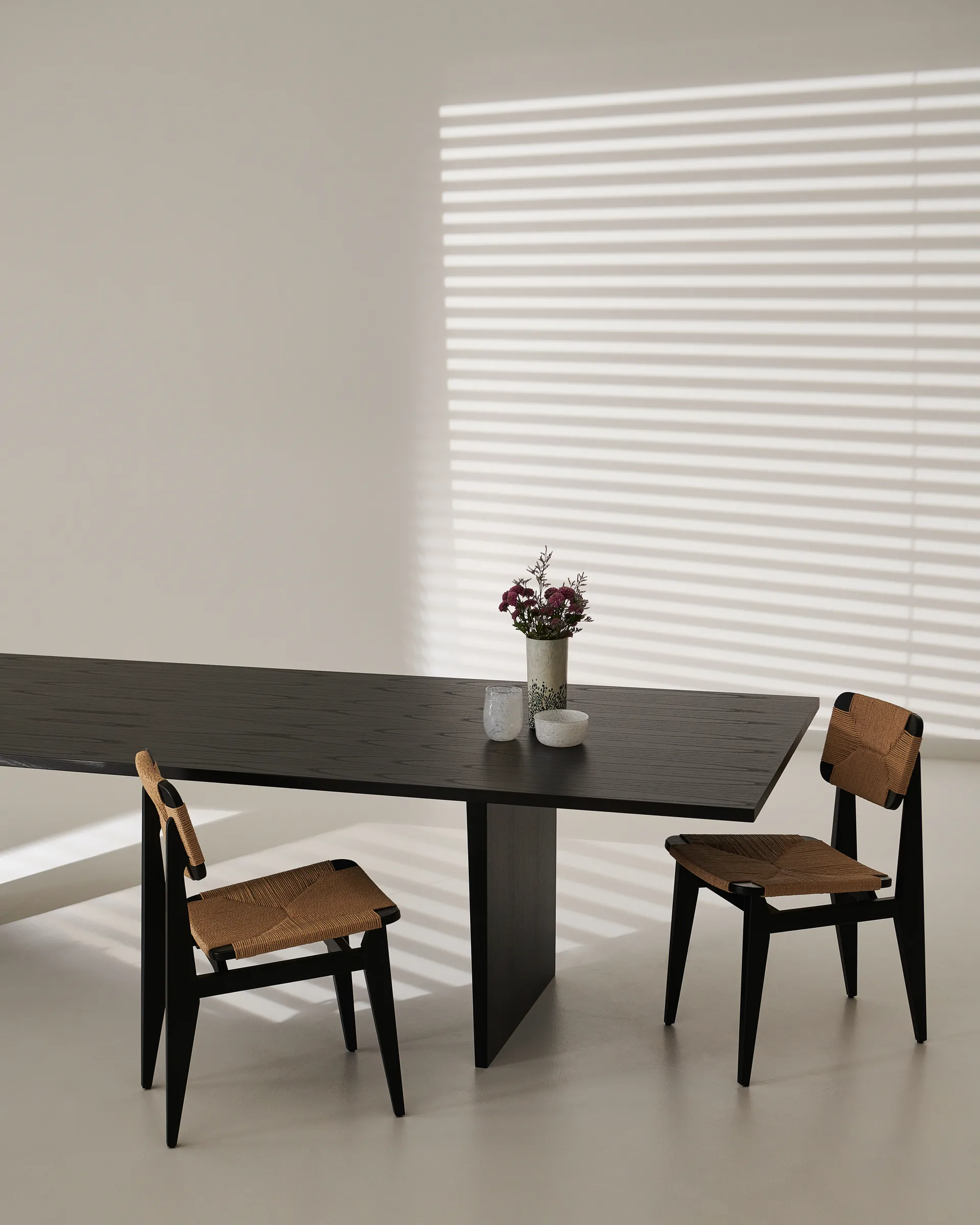 Mesa de jantar Private 100x320 cm, Carvalho-castanho-preto manchado GUBI