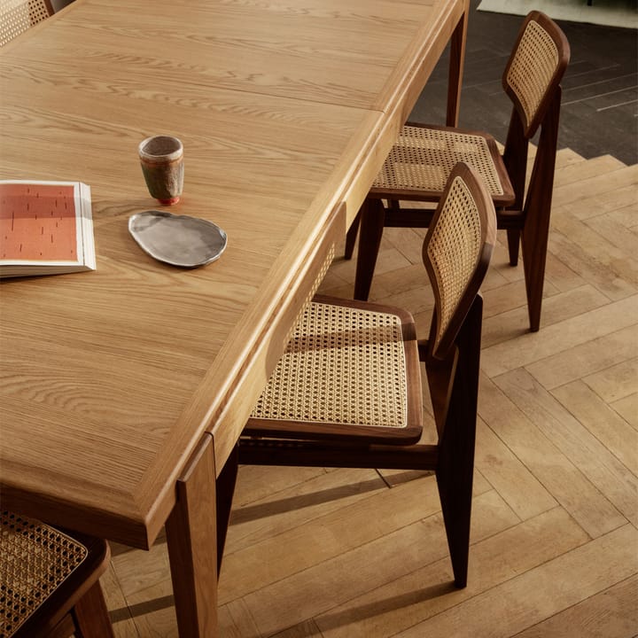 Mesa de jantar S-table, carvalho fosco lacado, extensão  GUBI