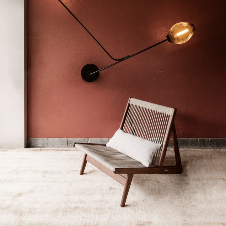 MR01 Cadeira lounge Initial Chair  - Noz verniz - GUBI