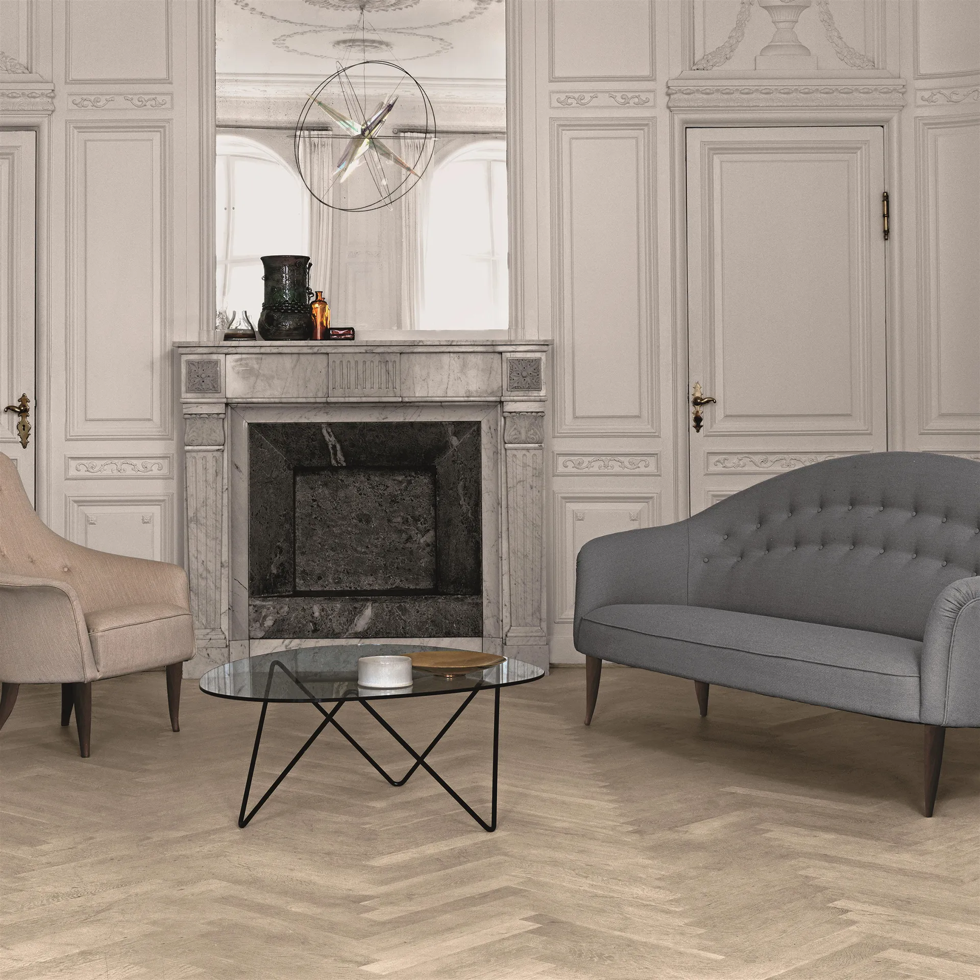 Pedrera mesa de centro, Pés pretos GUBI