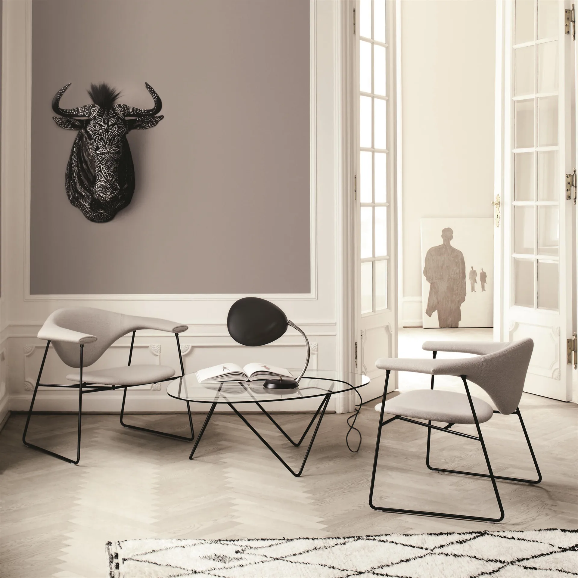 Pedrera mesa de centro, Pés pretos GUBI