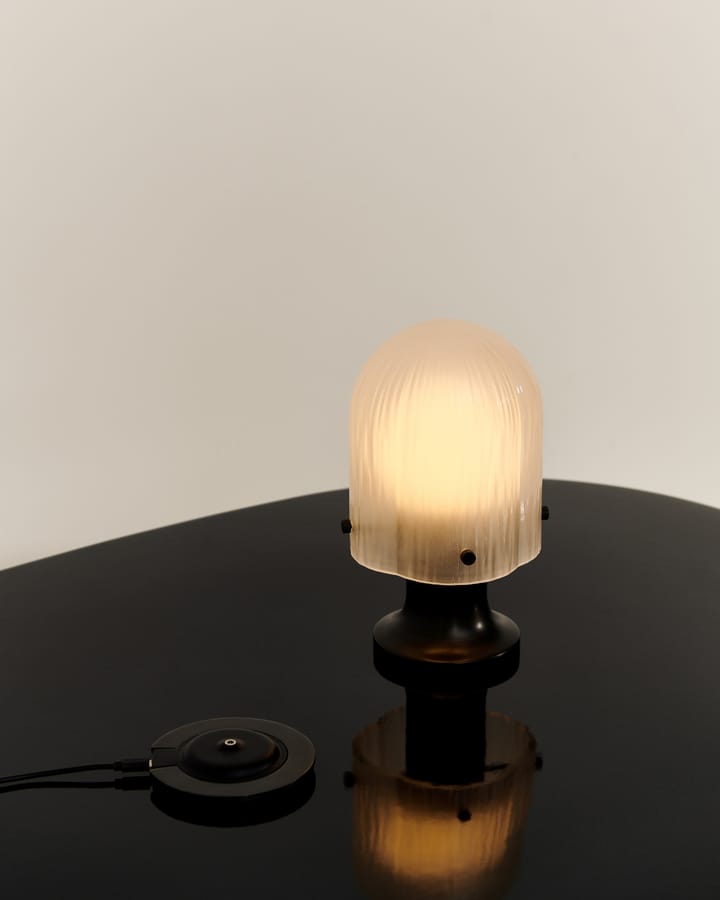 Seine candeeiro de mesa portátil, Antique latão-branco GUBI